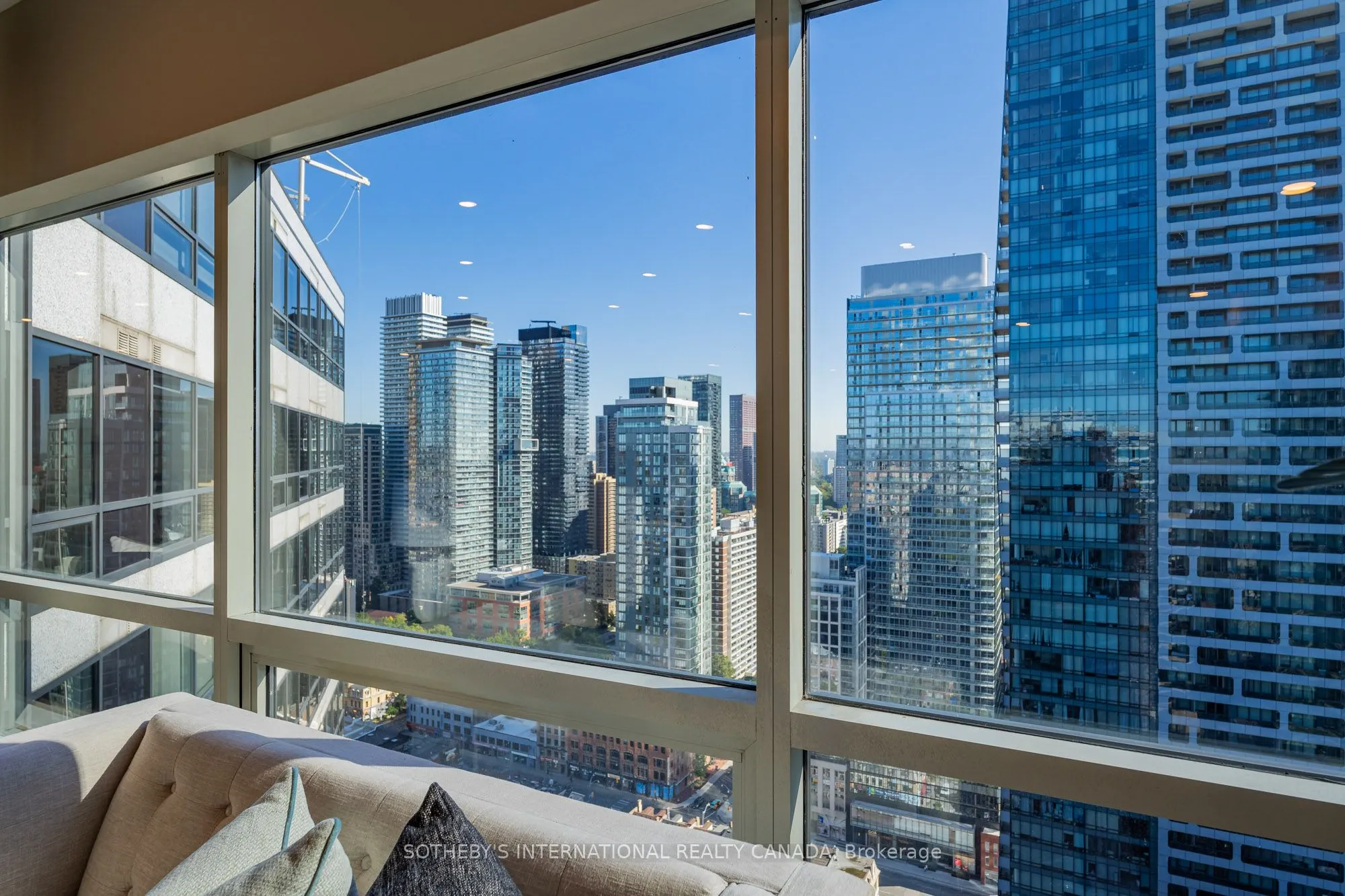 1001 Bay Street, #PH 7