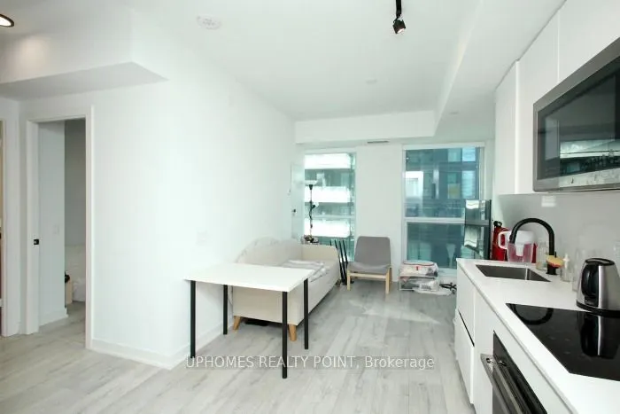 327 King Street W, #3205
