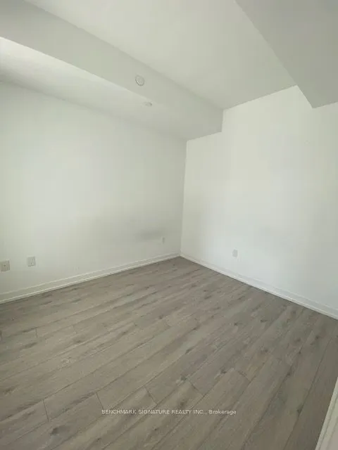 77 Shuter Street, #2101