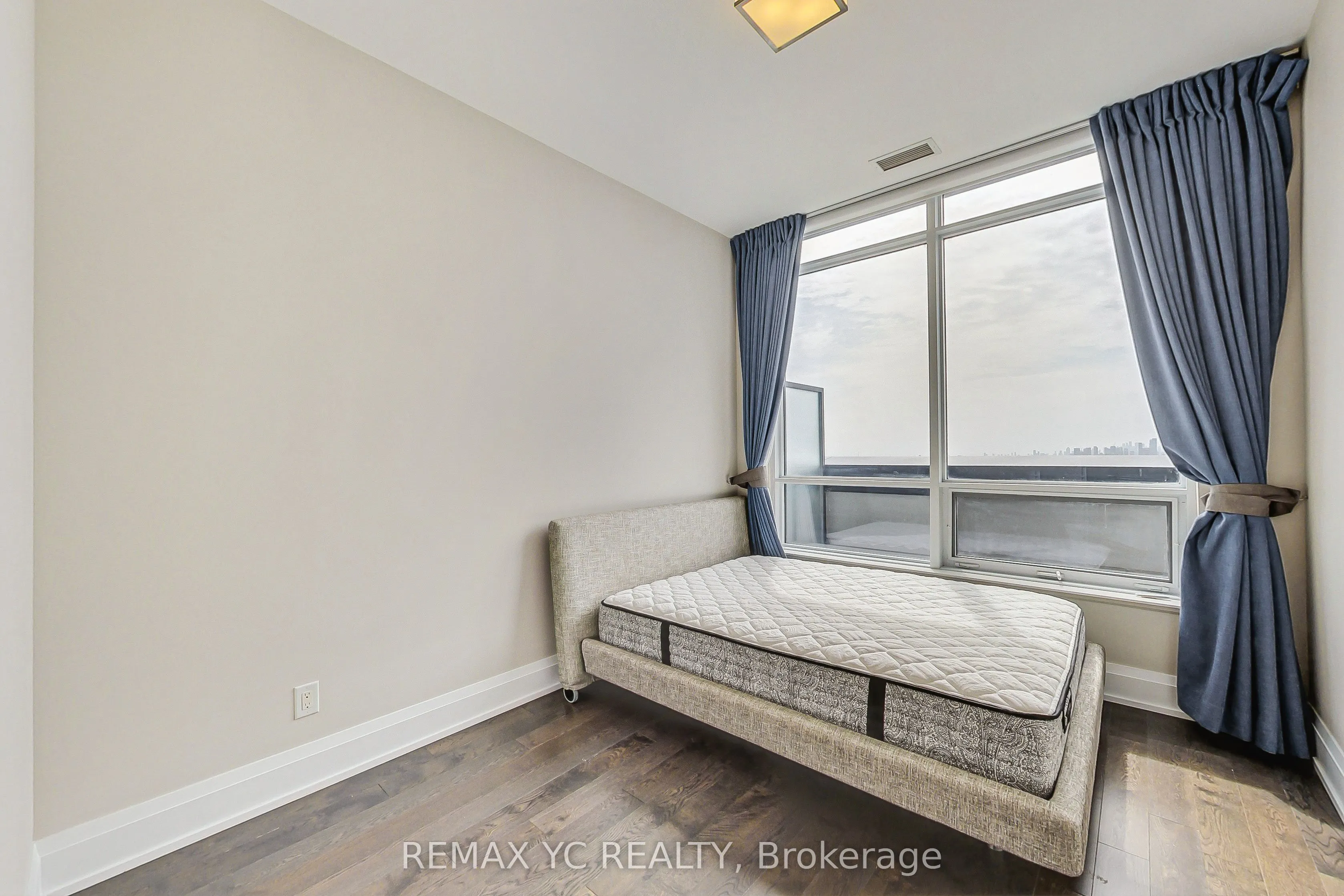 2 Anndale Drive, #PH4