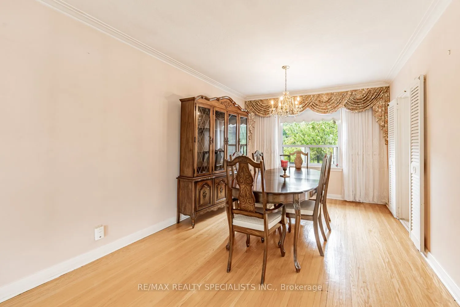 8 Charnwood Road