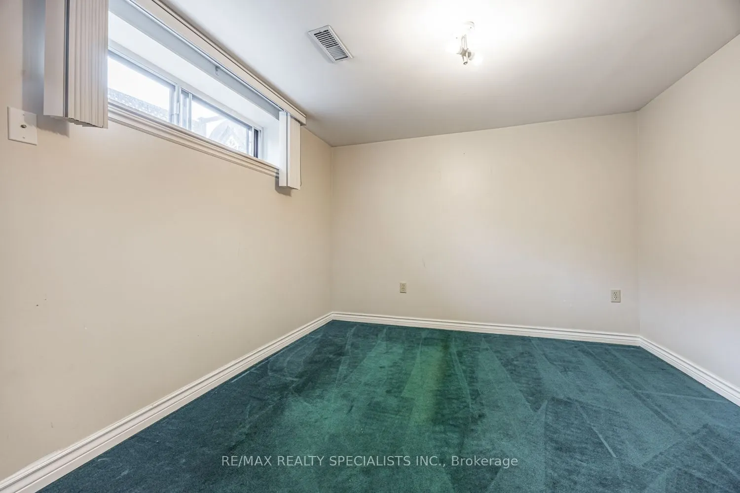 8 Charnwood Road