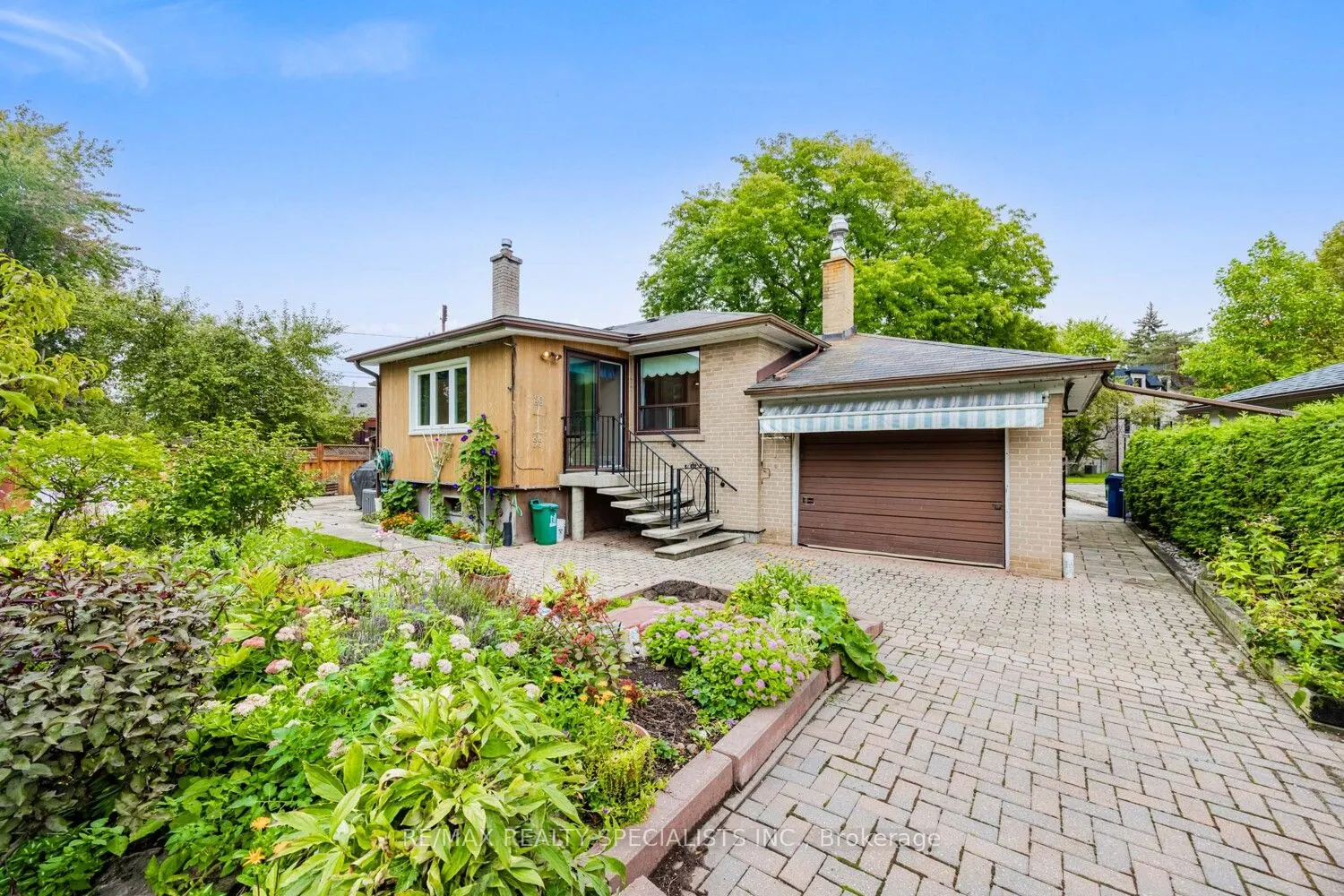 8 Charnwood Road