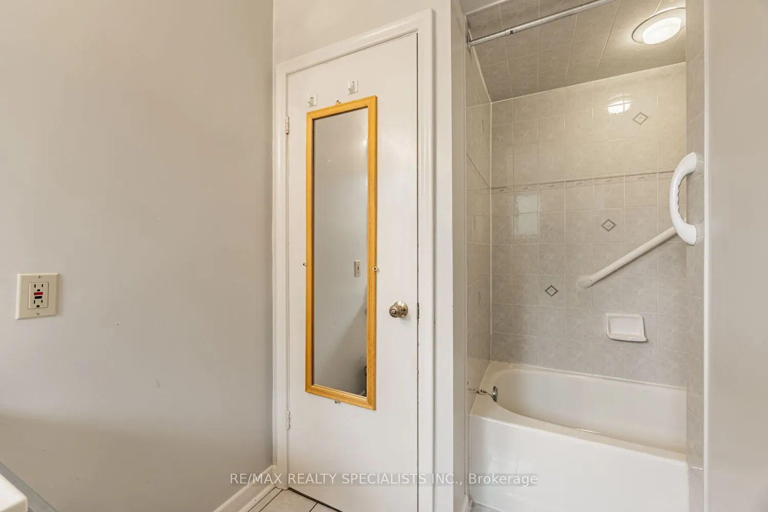 8 Charnwood Road