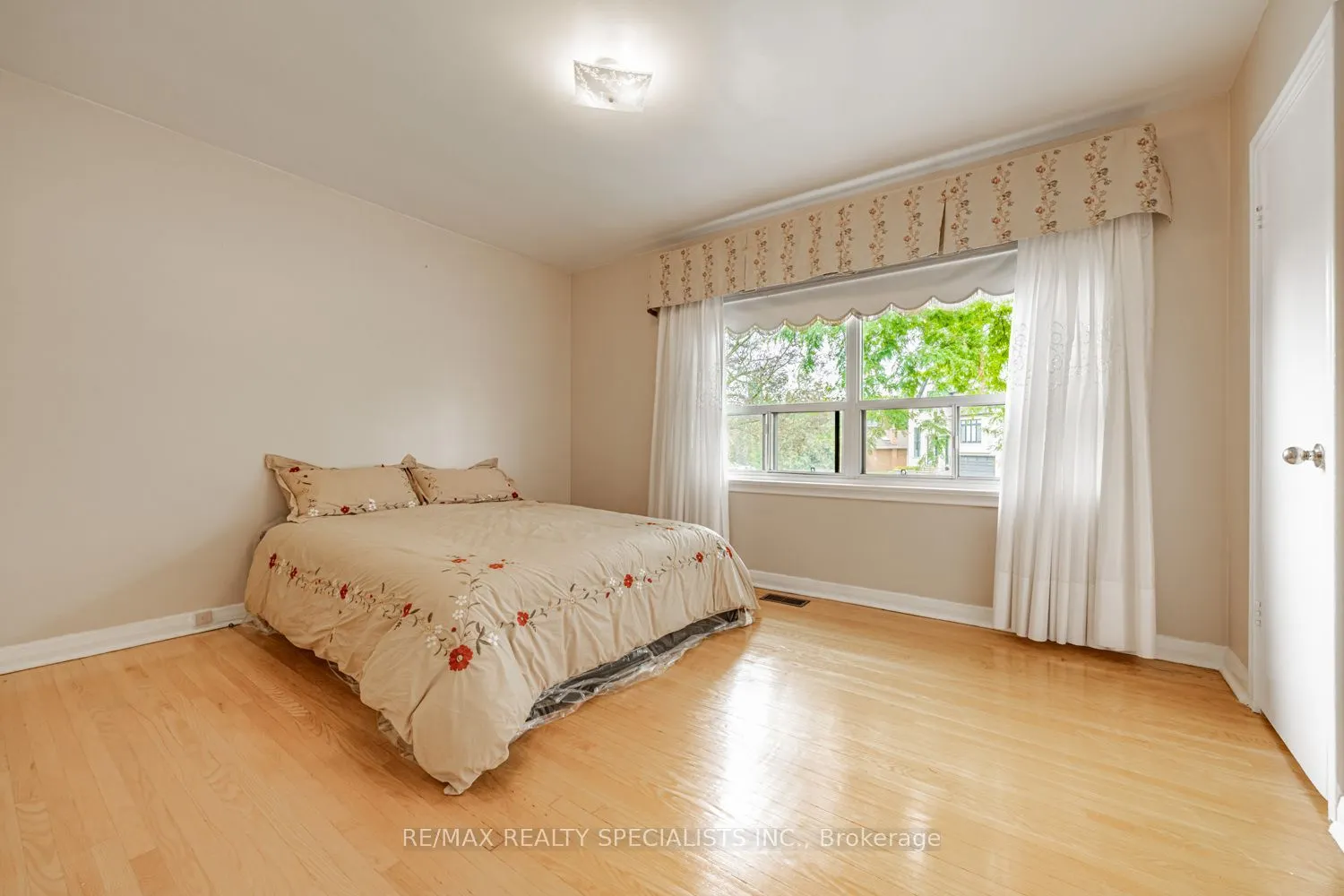 8 Charnwood Road