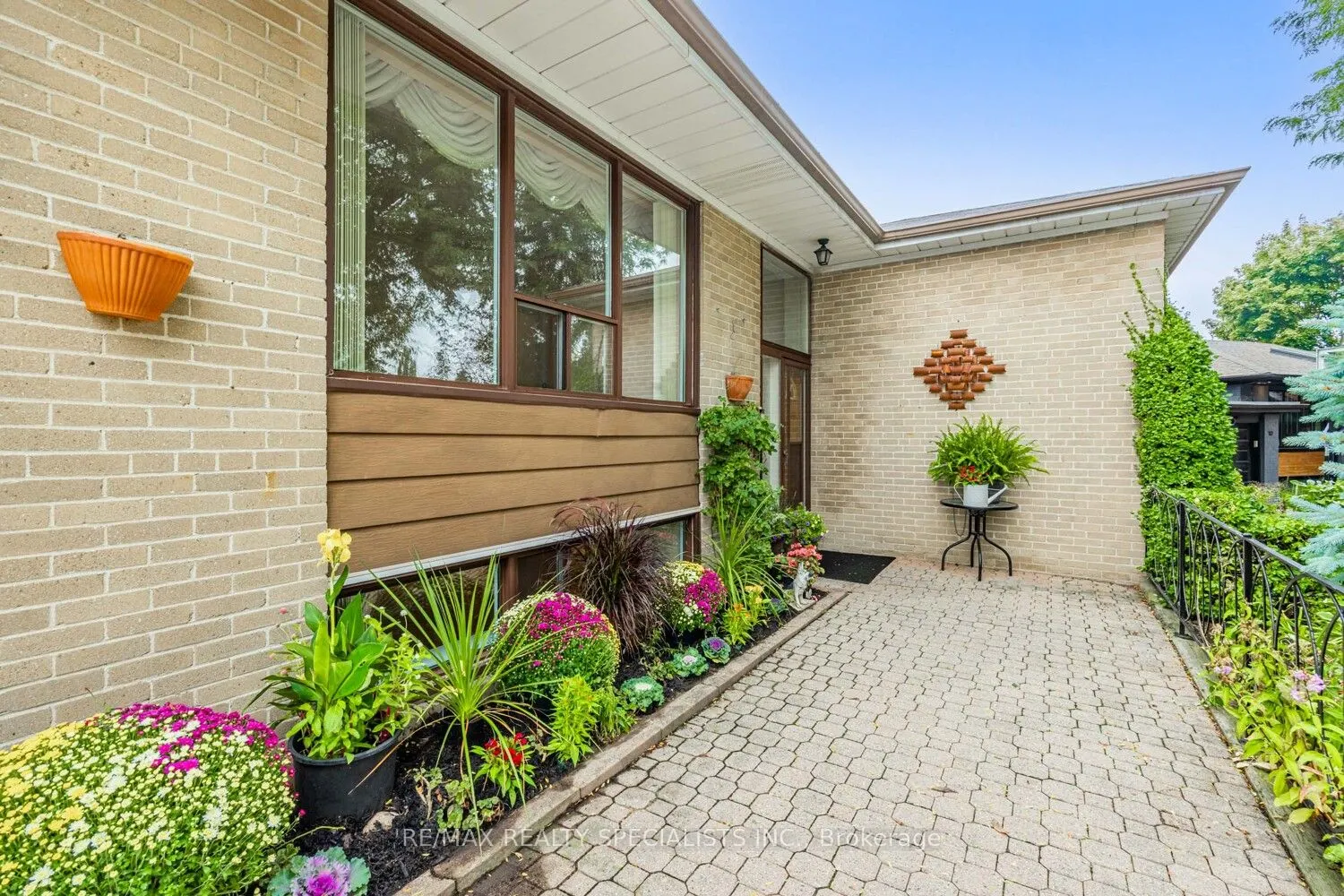 8 Charnwood Road