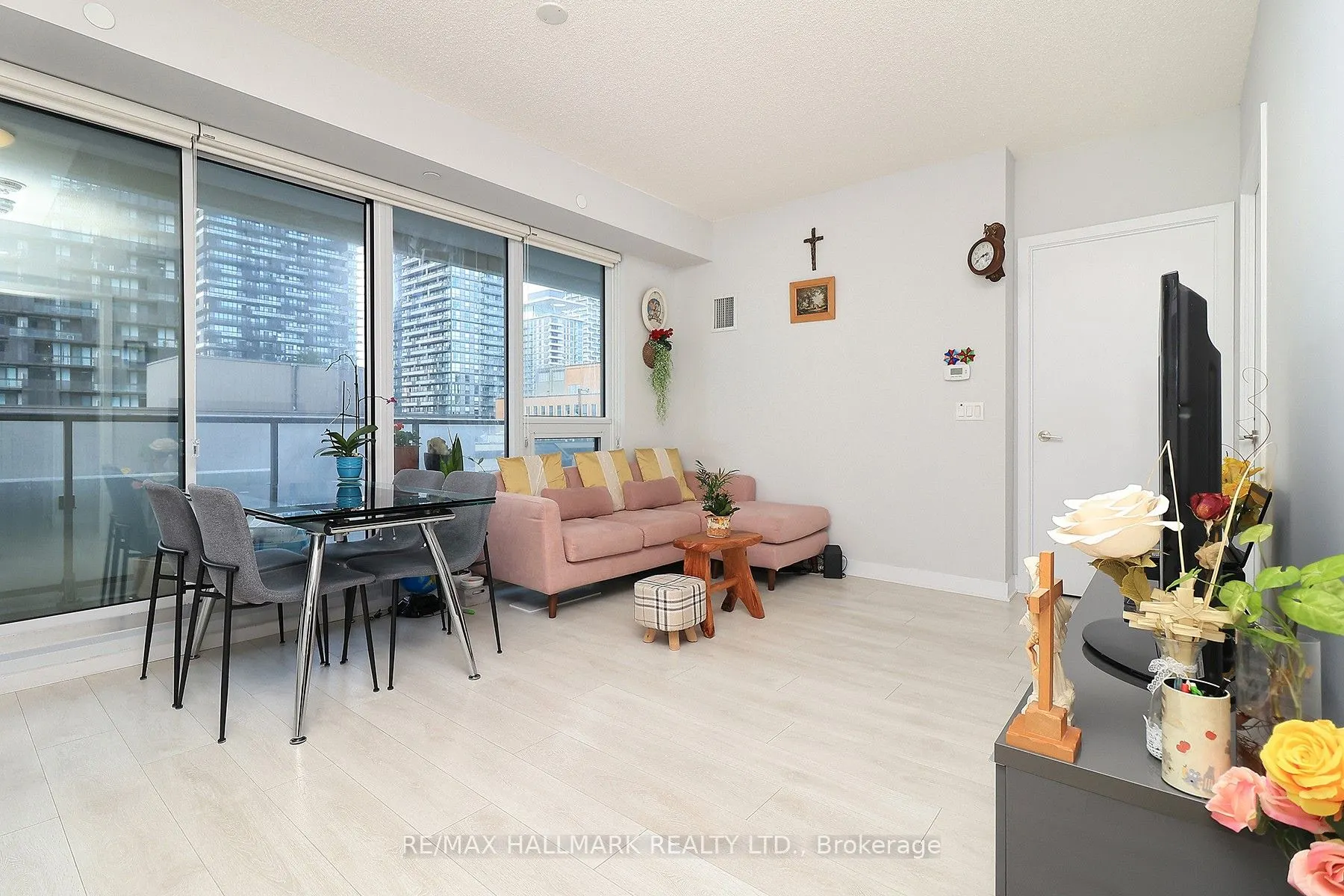 2221 Yonge Street, #1011