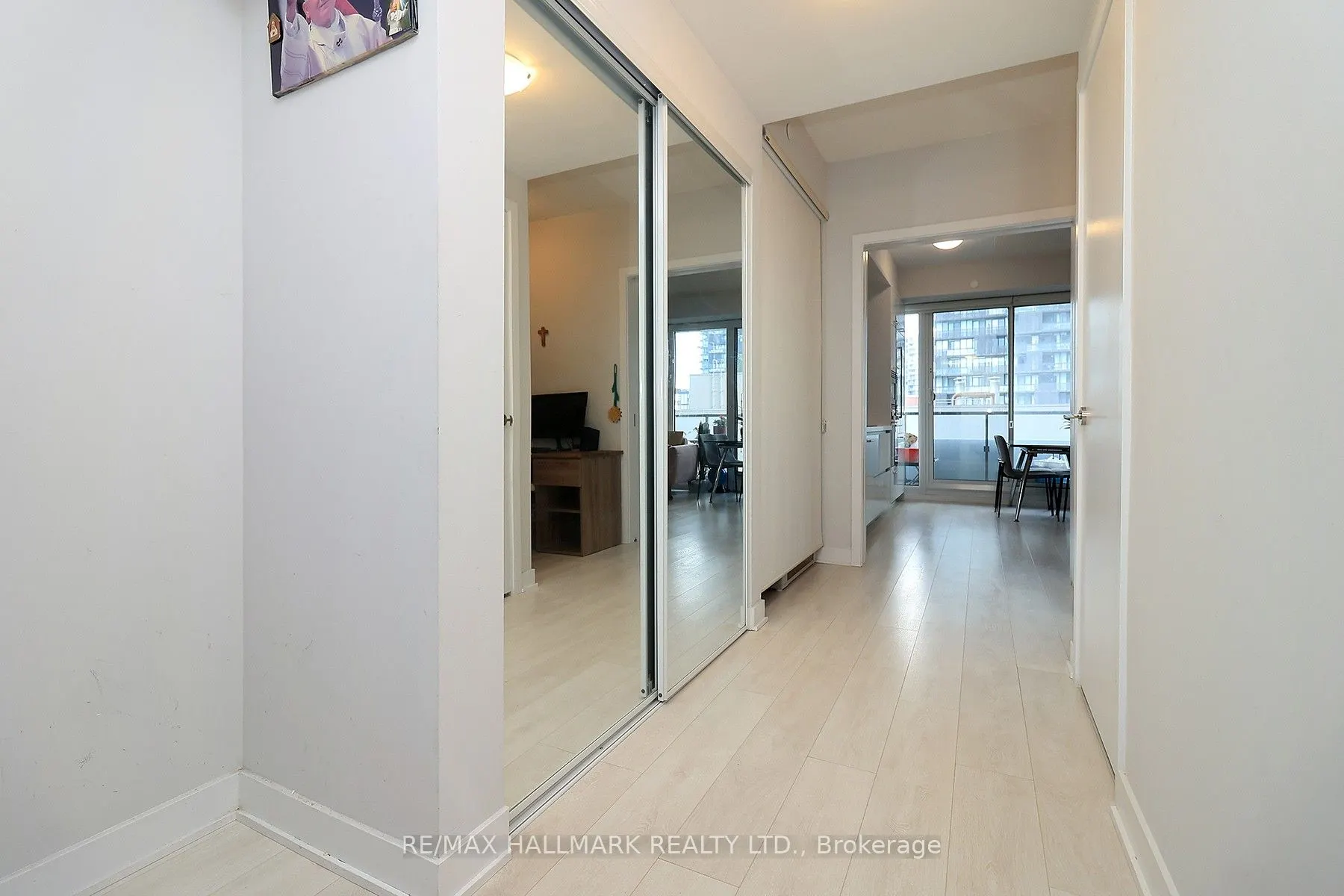 2221 Yonge Street, #1011