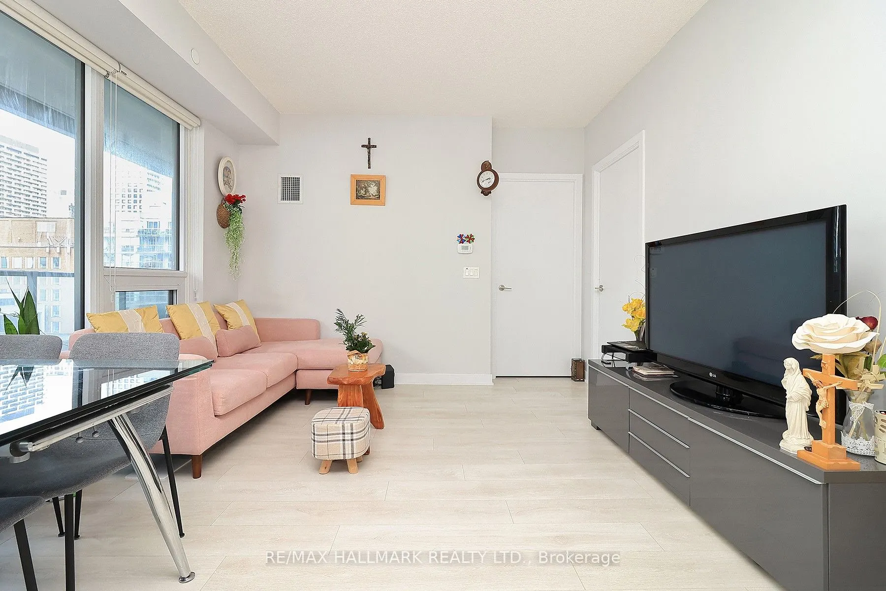 2221 Yonge Street, #1011