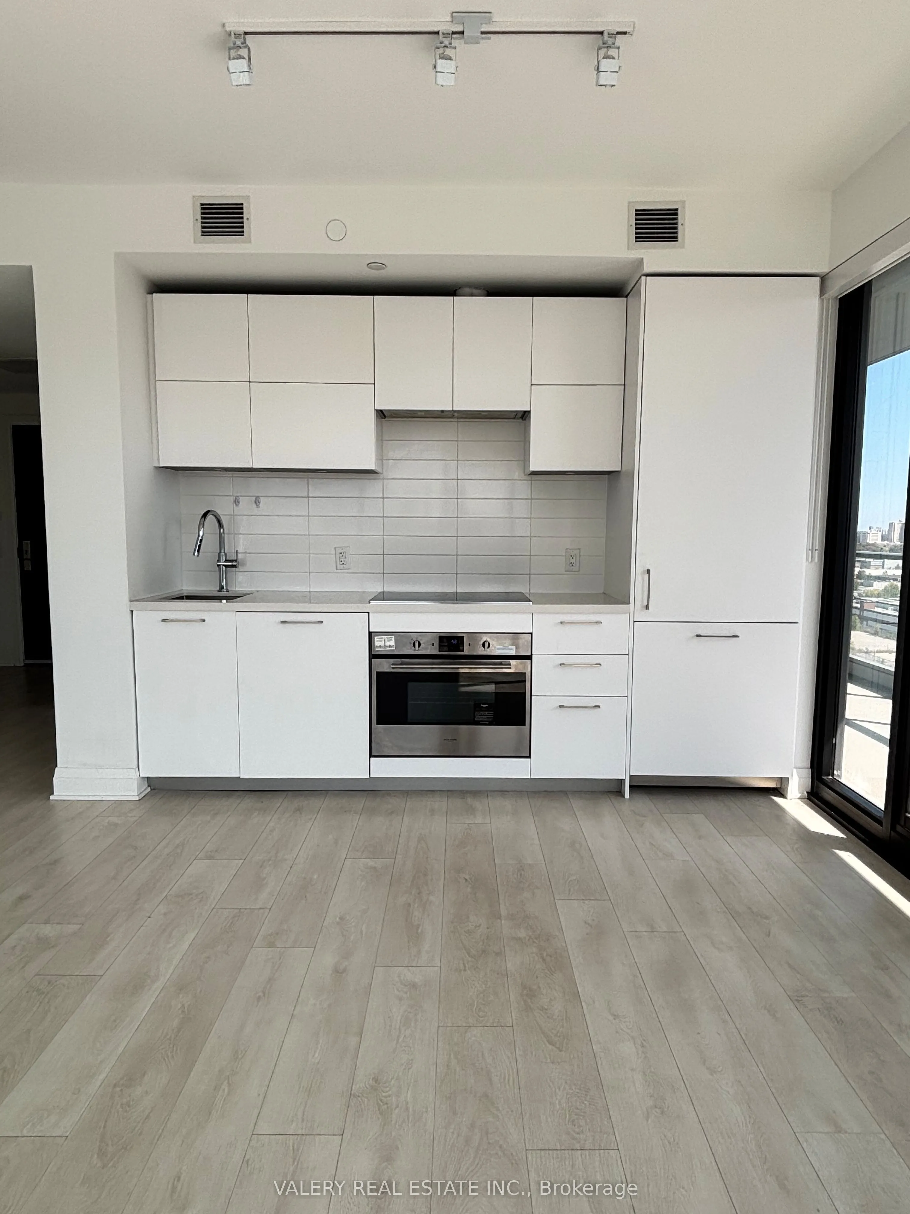33 Frederick Todd Way, #1201