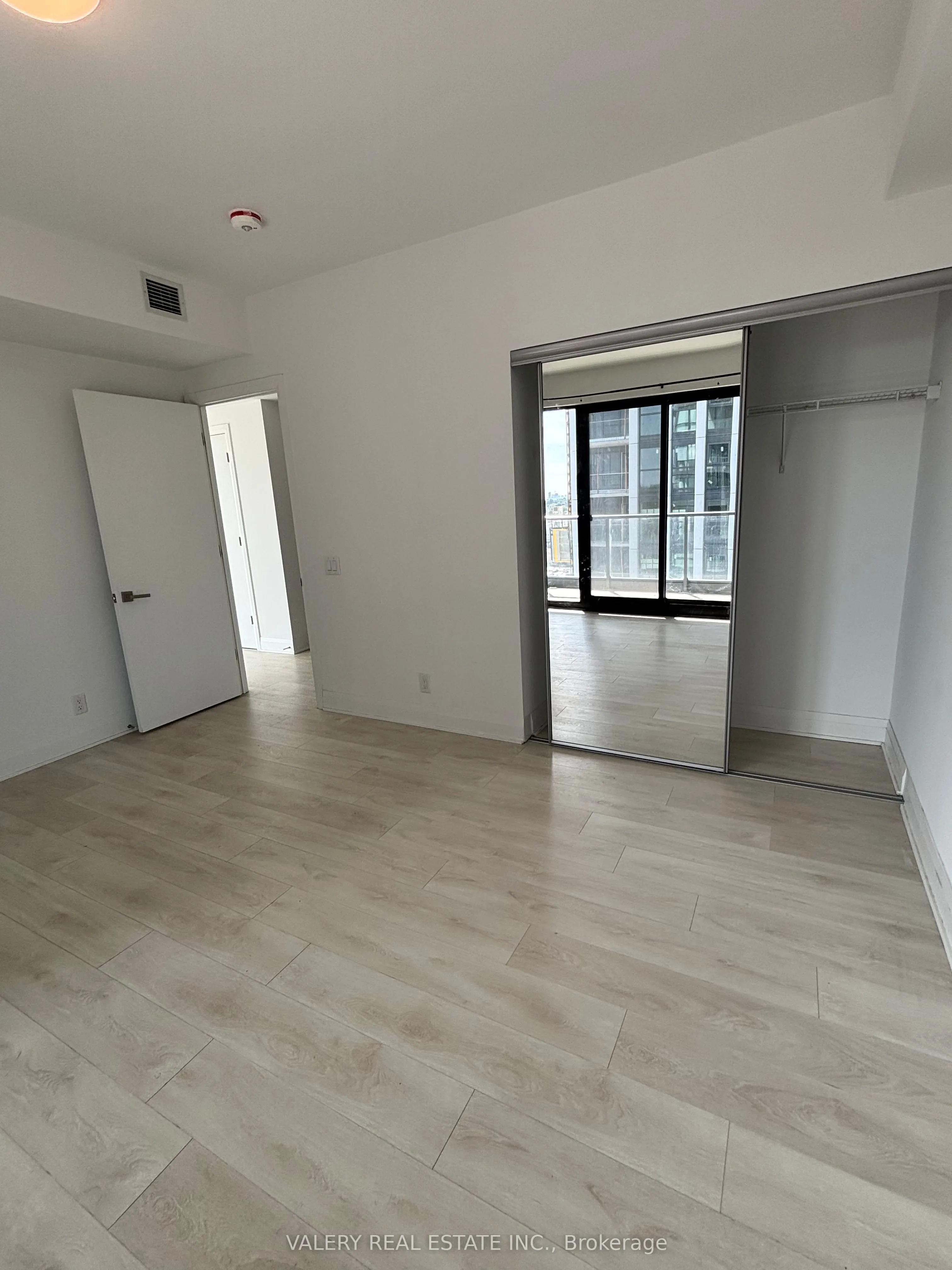 33 Frederick Todd Way, #1201