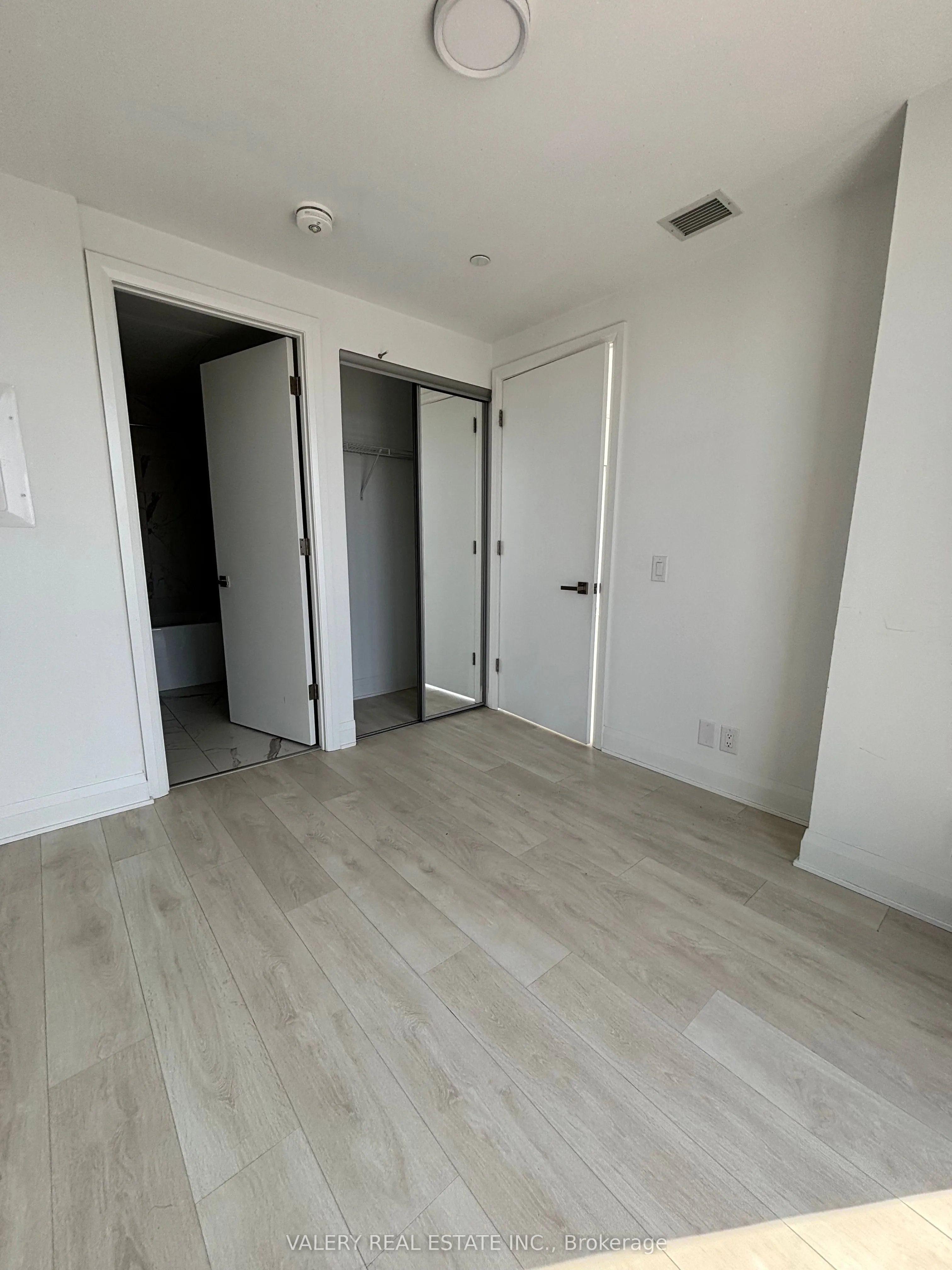 33 Frederick Todd Way, #1201