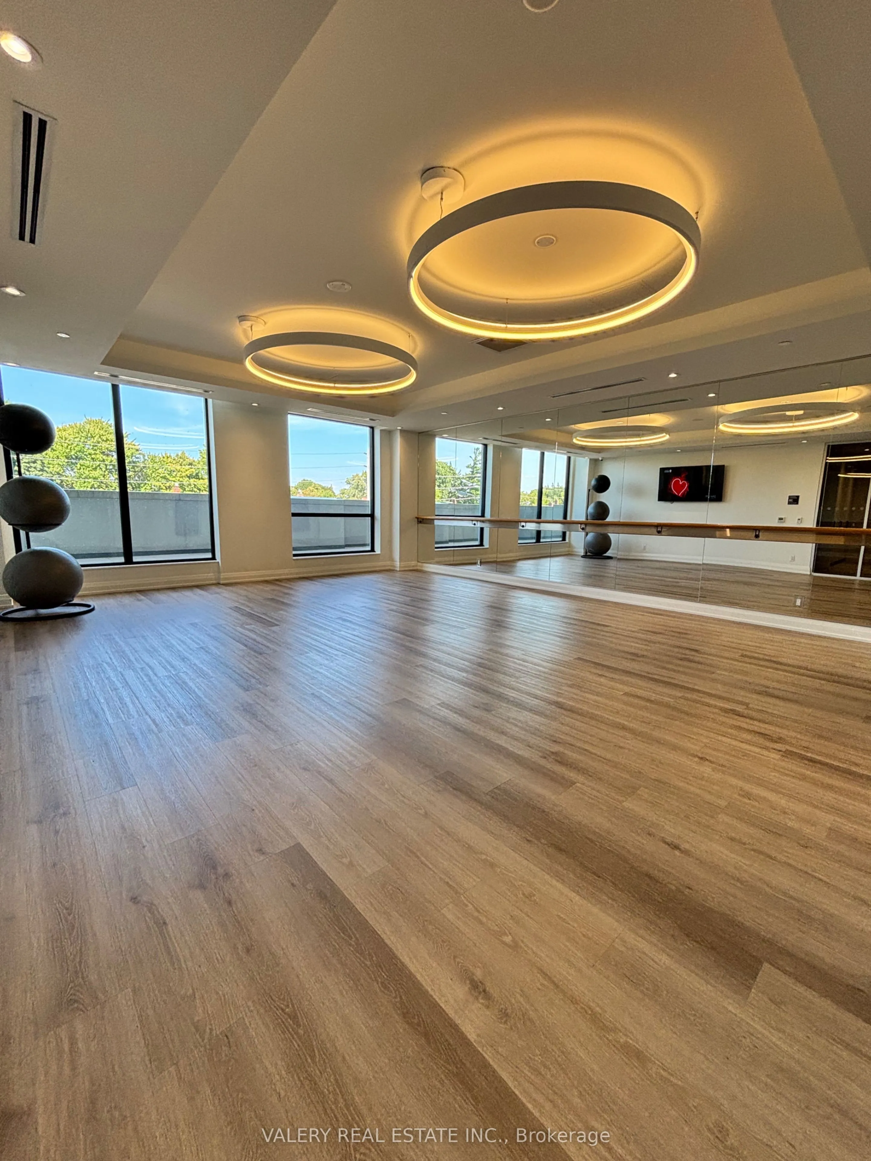 33 Frederick Todd Way, #1201