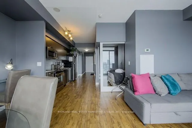 832 Bay Street, #2101