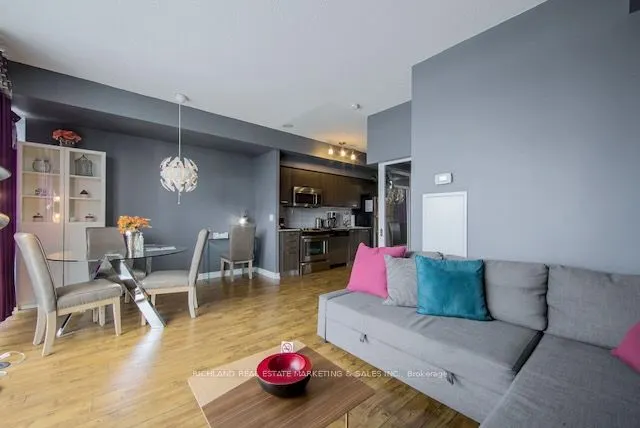 832 Bay Street, #2101