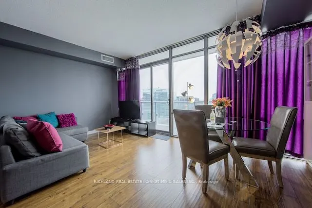 832 Bay Street, #2101
