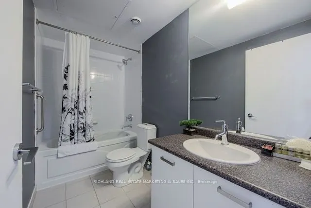 832 Bay Street, #2101