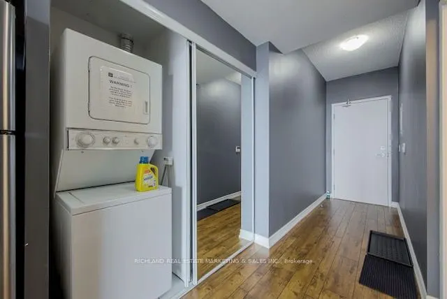 832 Bay Street, #2101