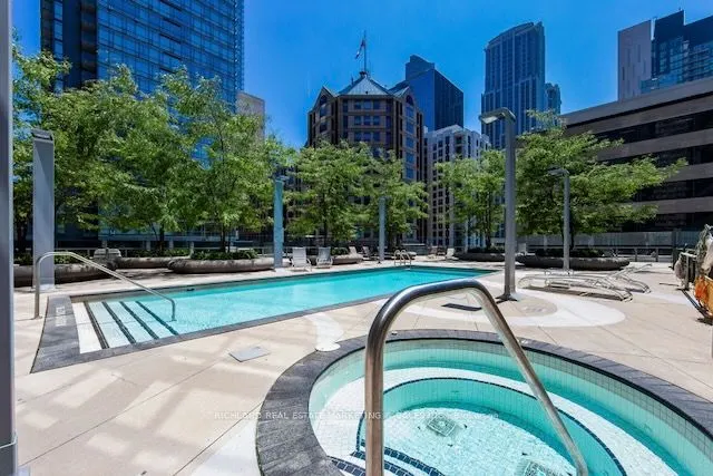 832 Bay Street, #2101