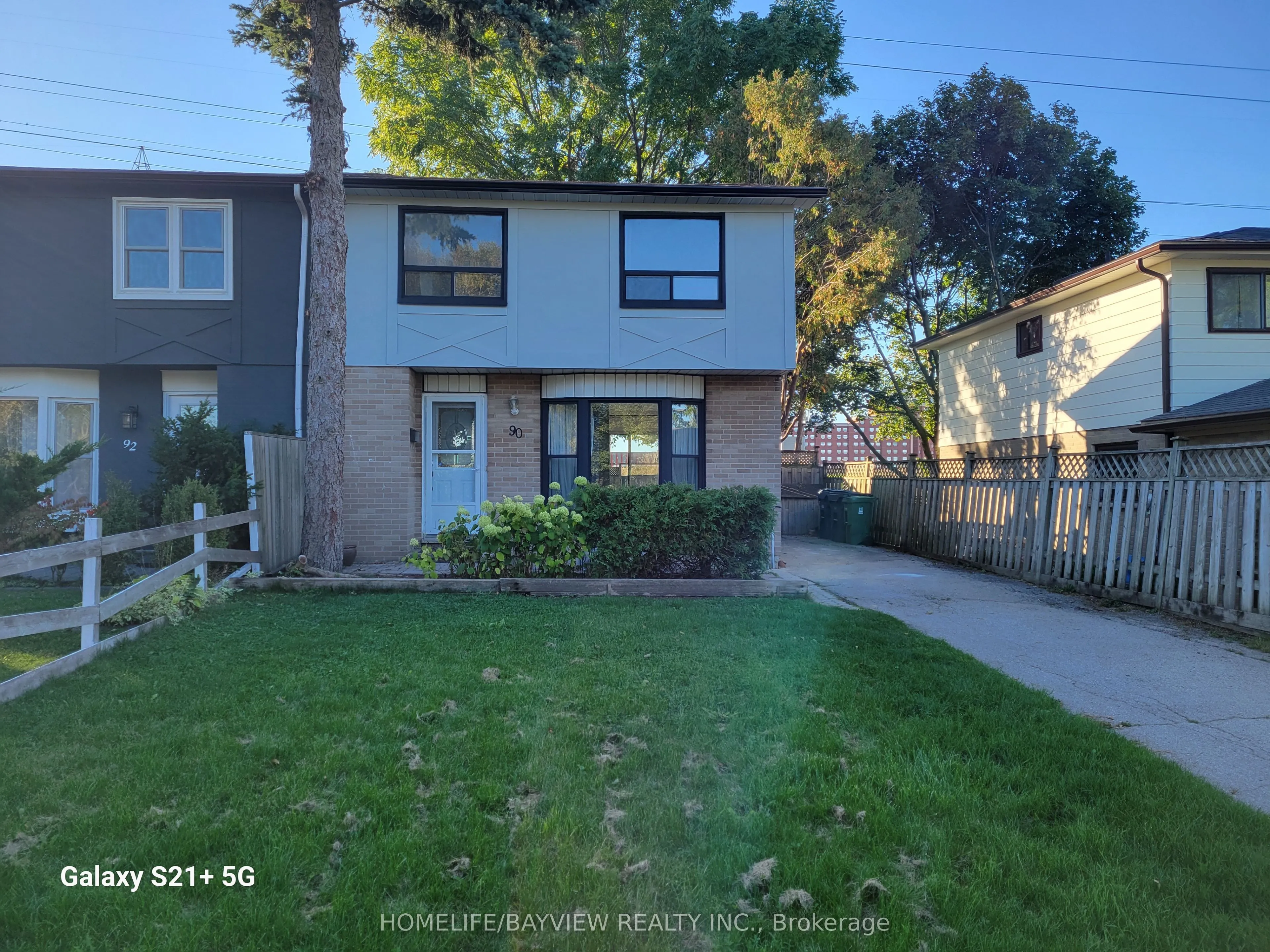 90 Sexton Crescent