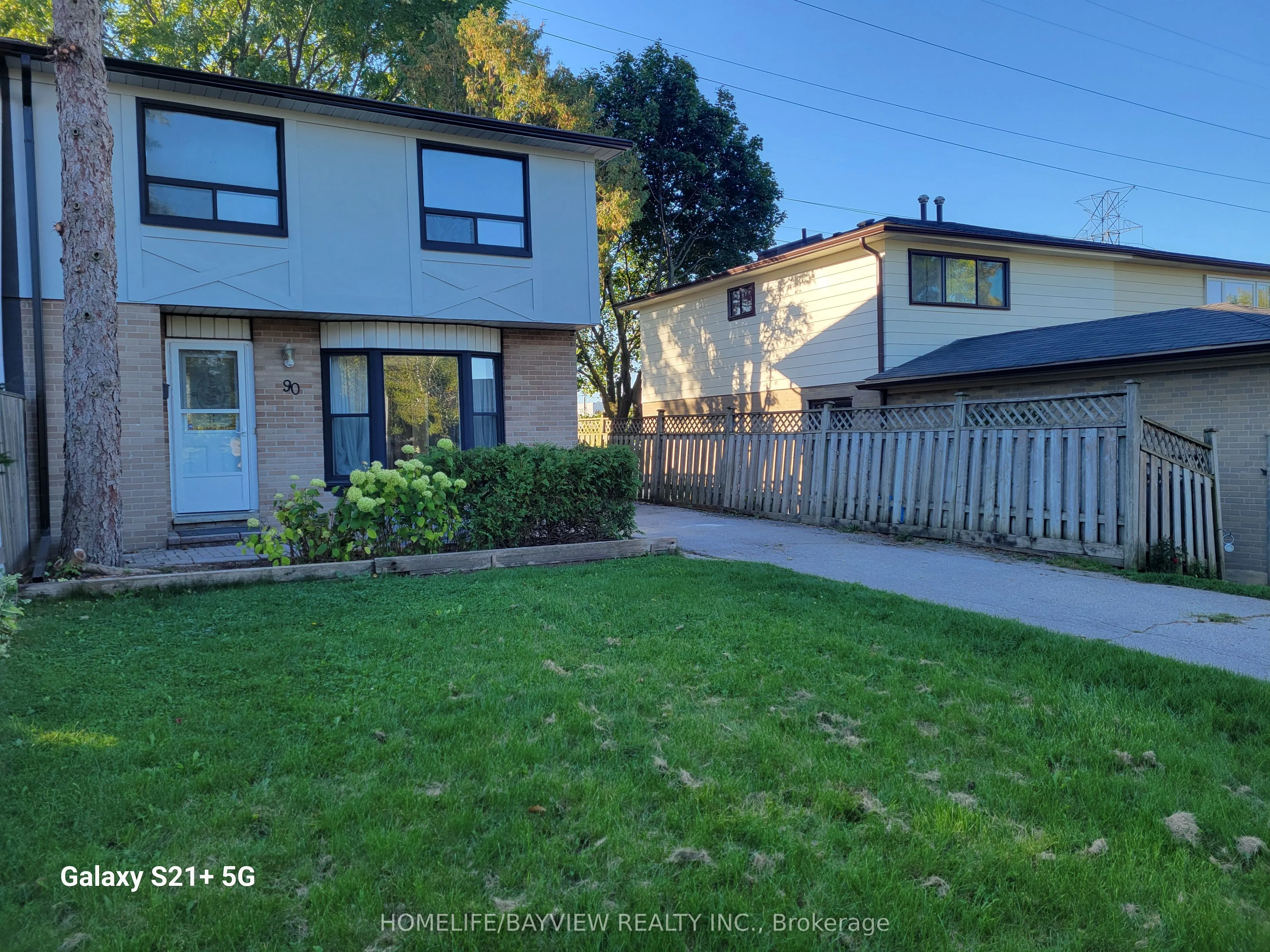 90 Sexton Crescent