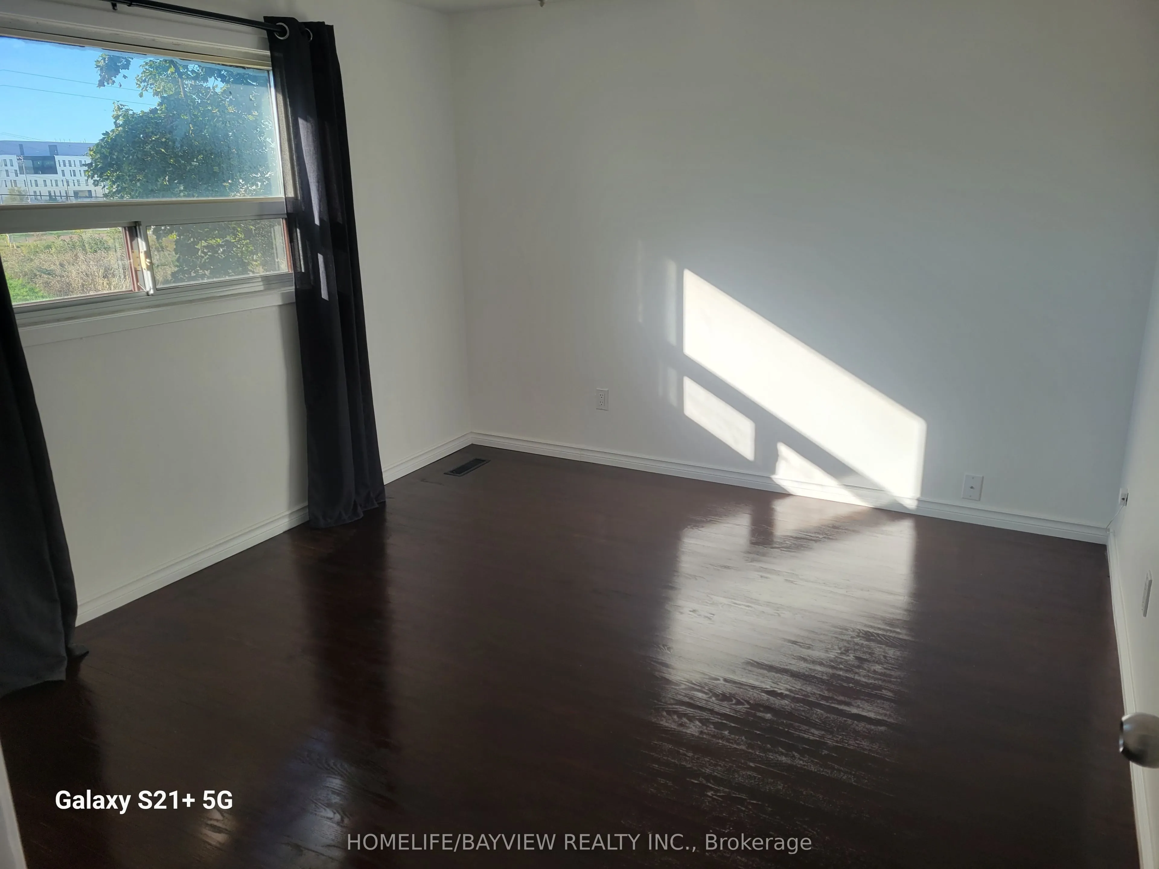 90 Sexton Crescent