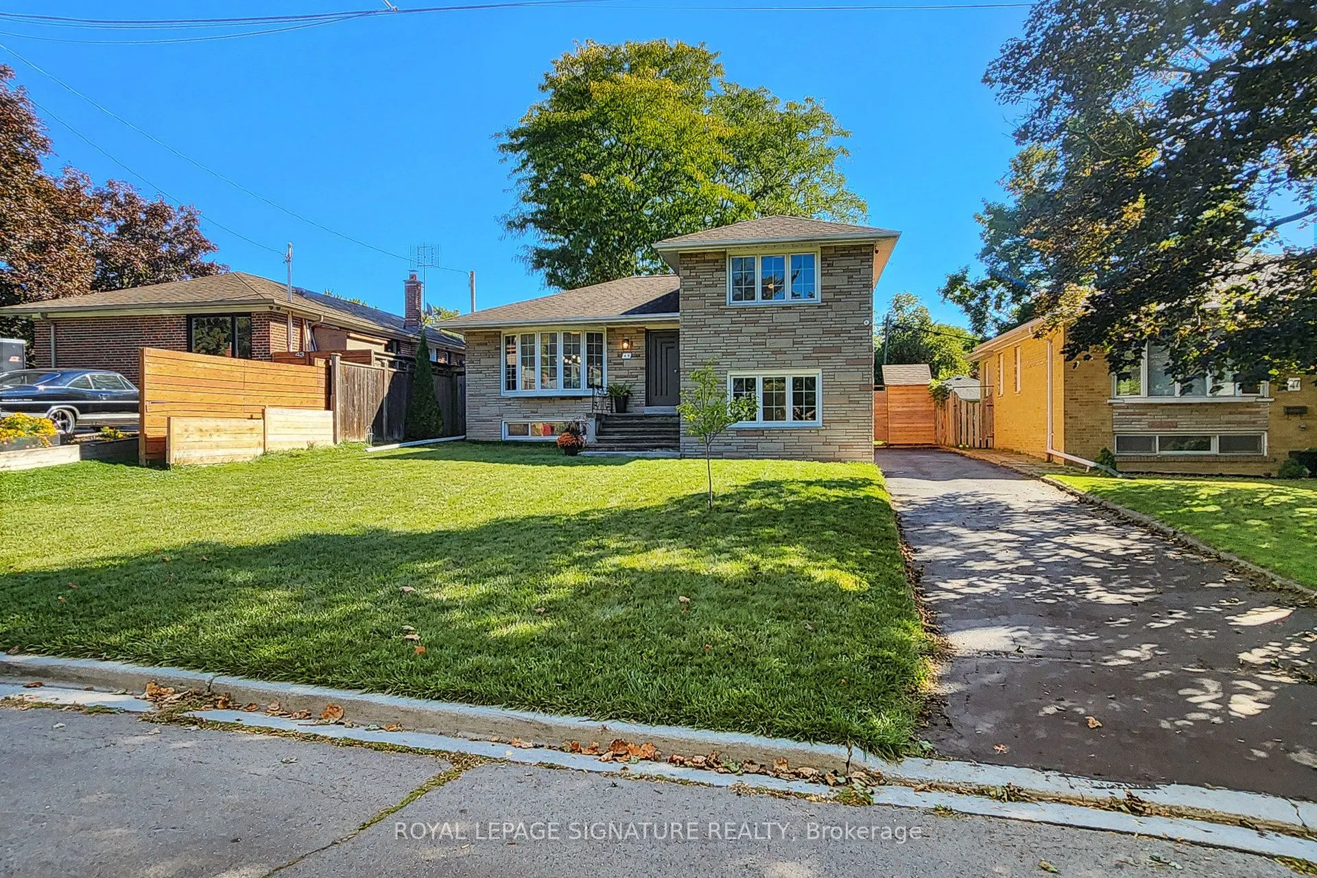 45 Caronport Crescent