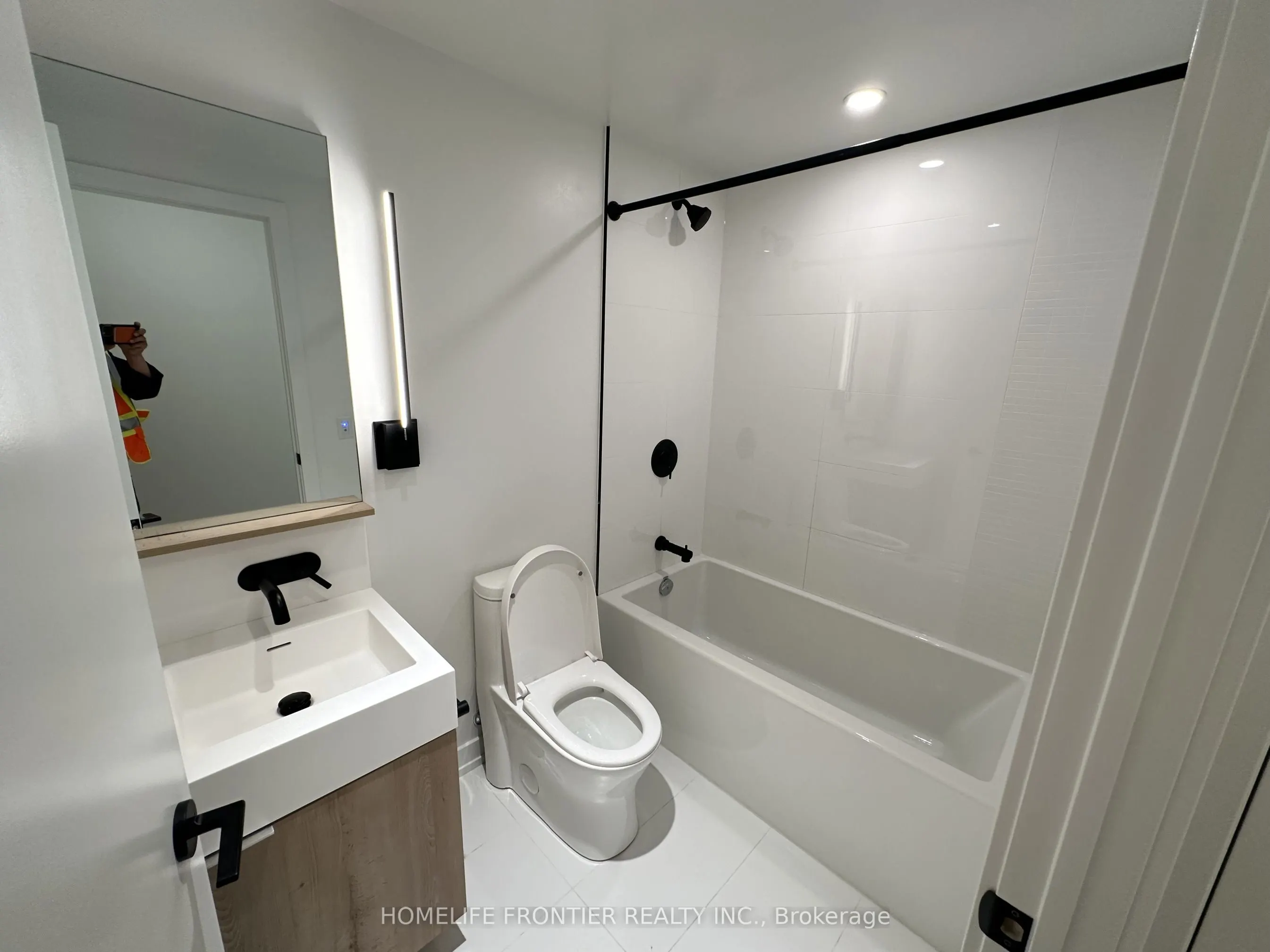 127 Broadway Avenue, #603