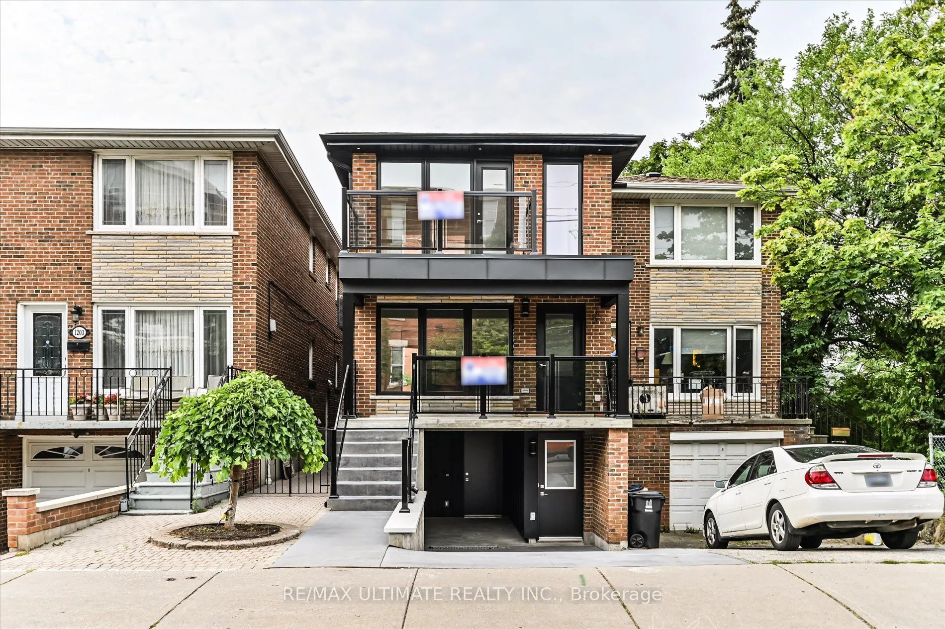 1205 College Street, #Apt 1