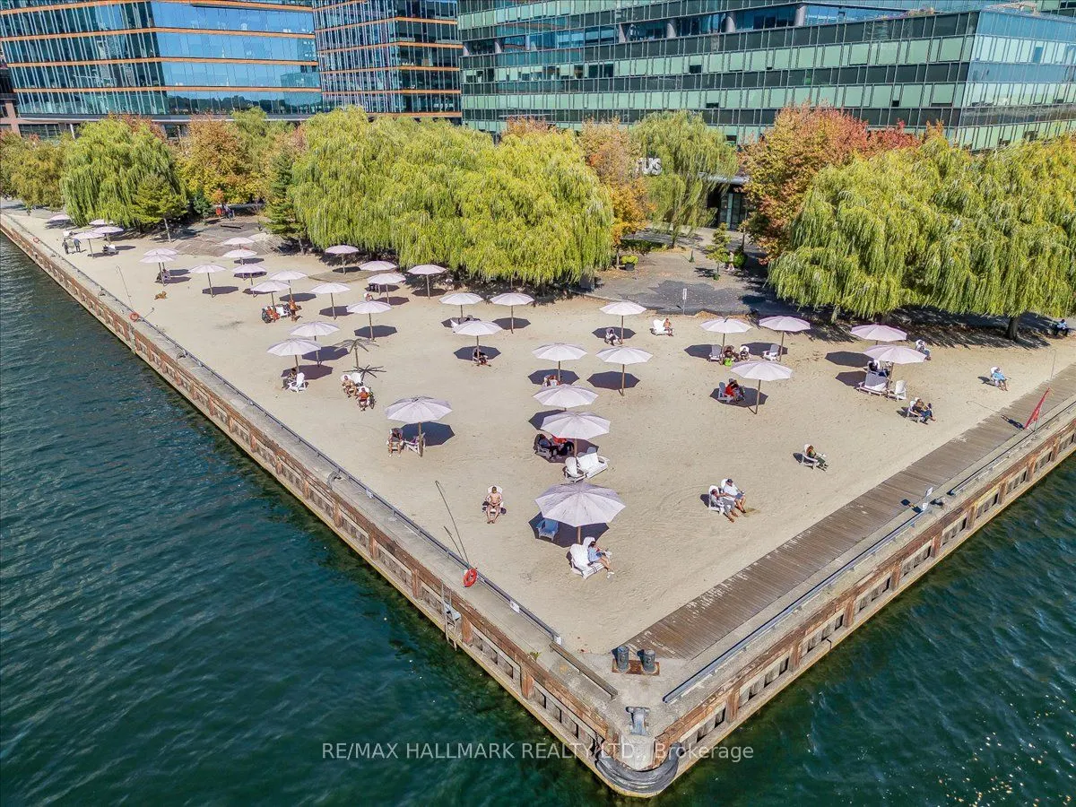15 Queens Quay E, #311