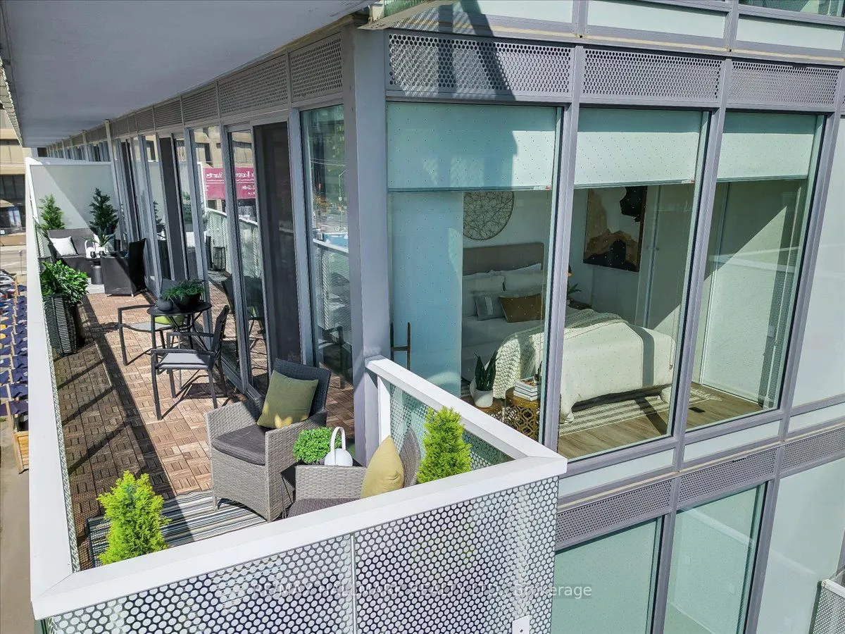15 Queens Quay E, #311