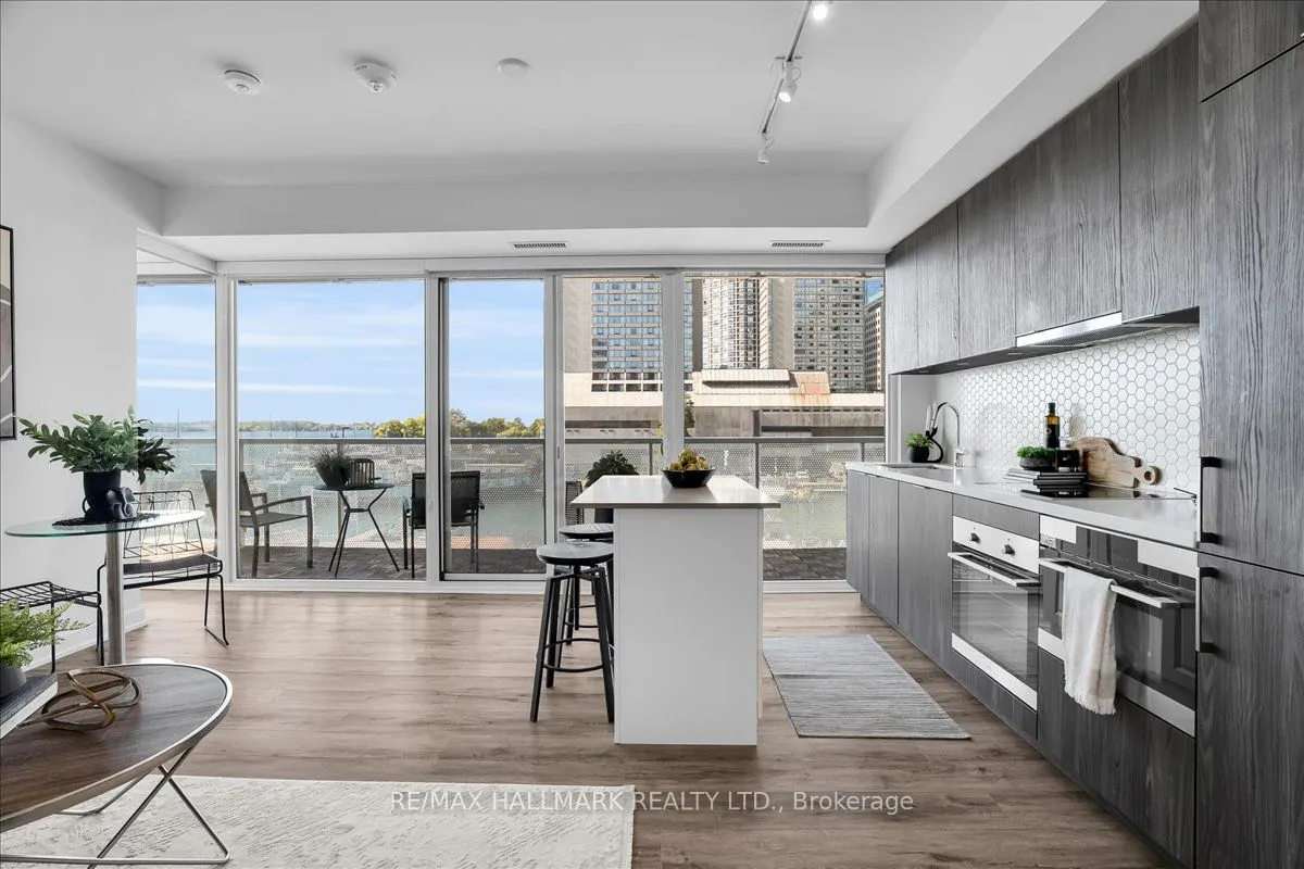 15 Queens Quay E, #311