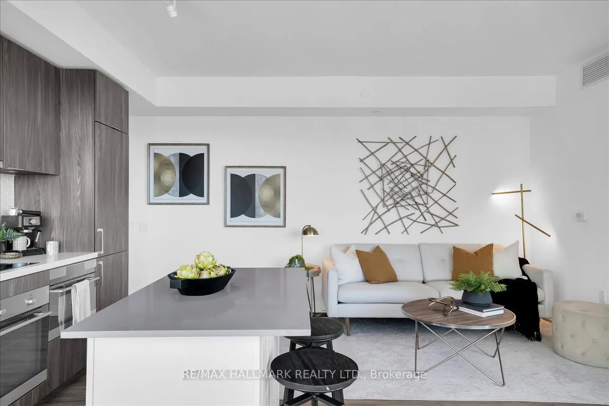 15 Queens Quay E, #311