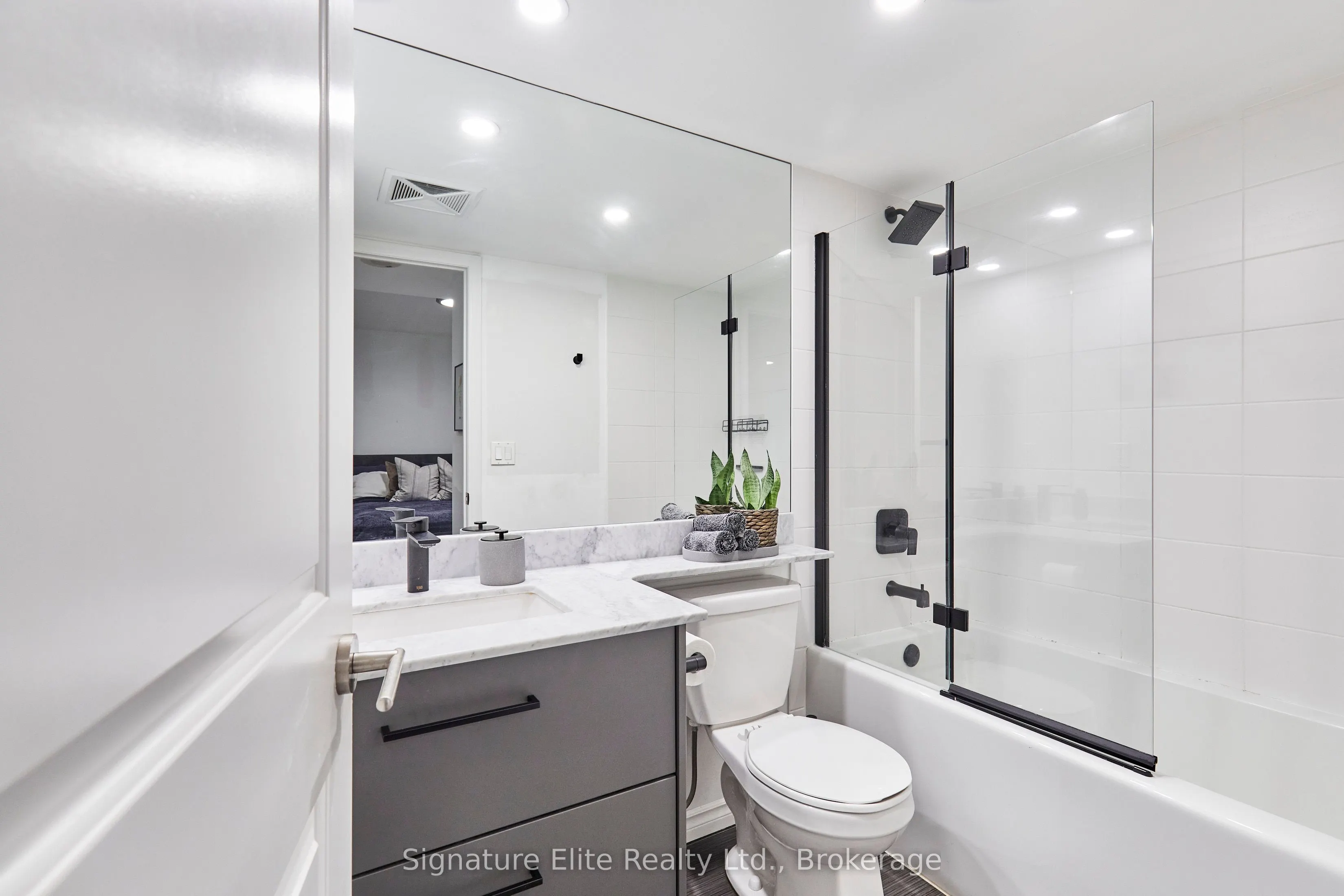 65 East Liberty Street, #1017