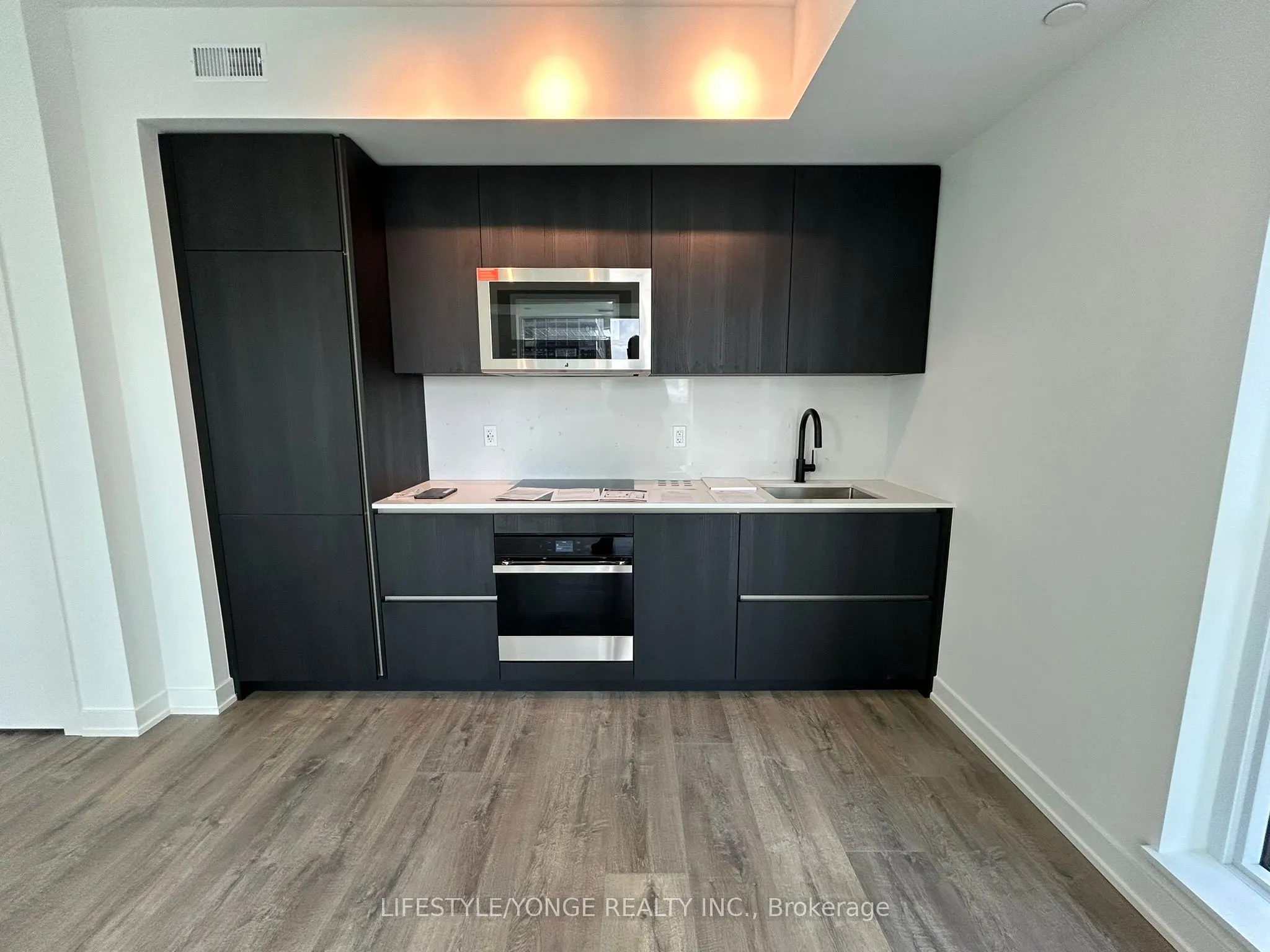 327 King Street W, #1702