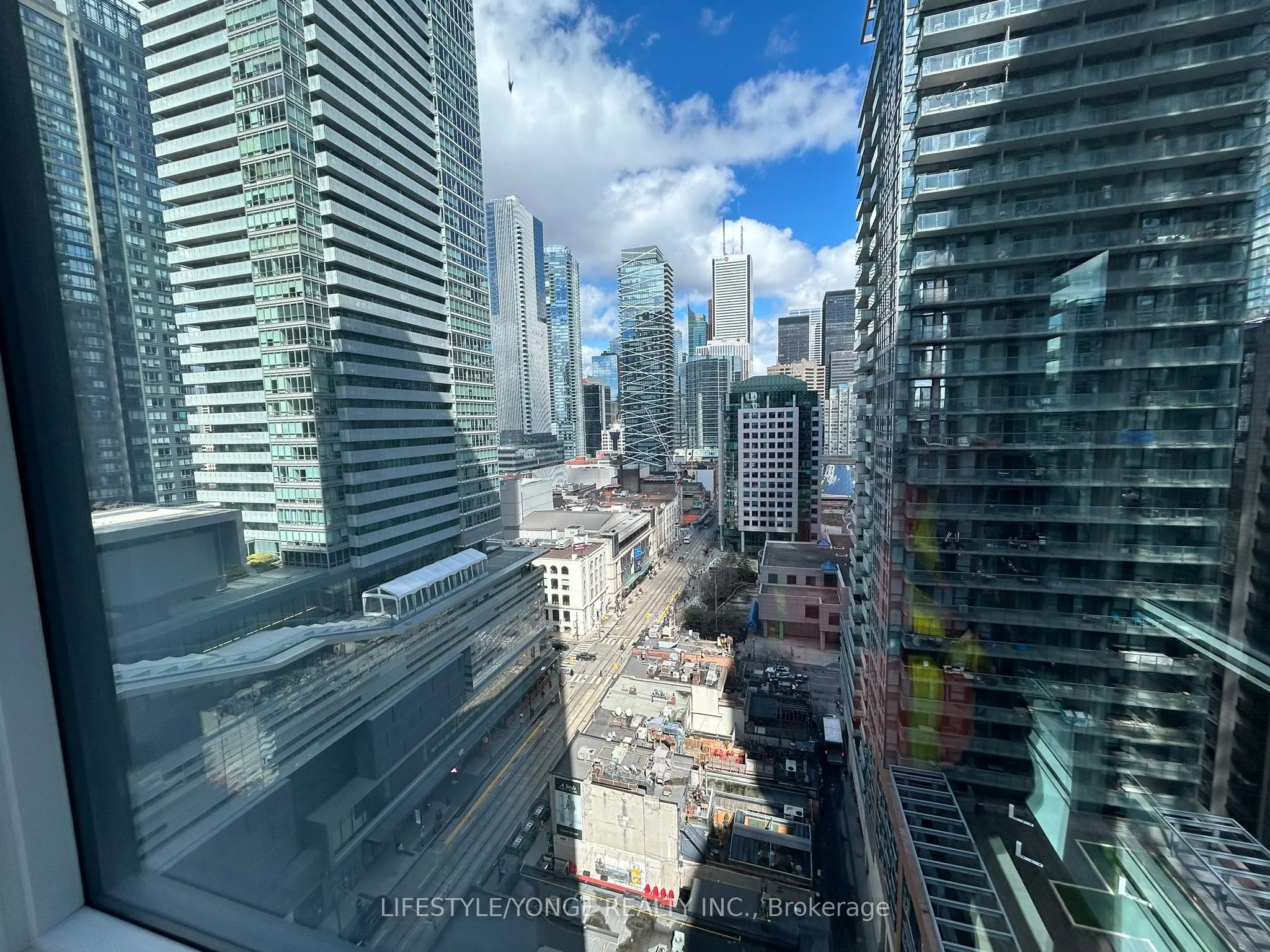 327 King Street W, #1702