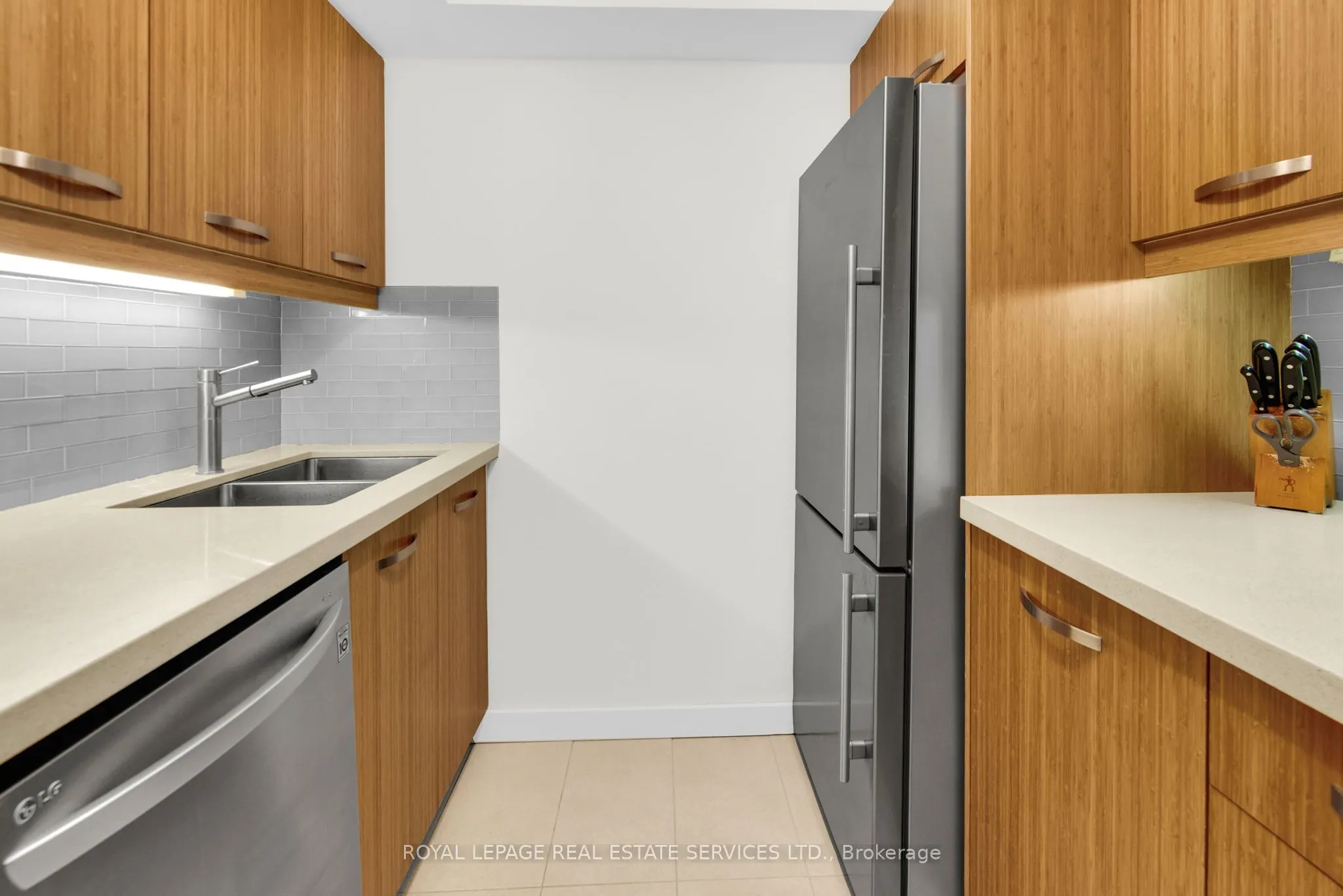 61 St Clair Avenue W, #205