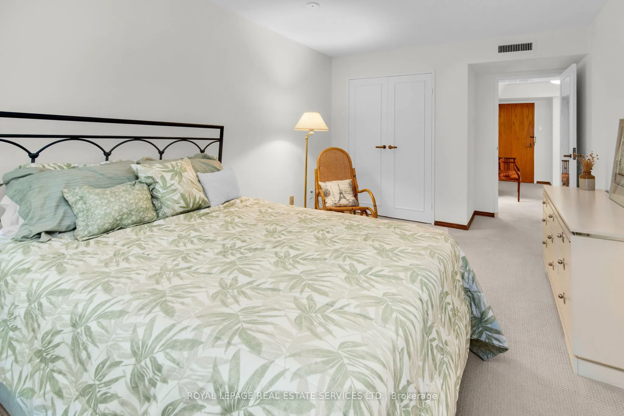 61 St Clair Avenue W, #205