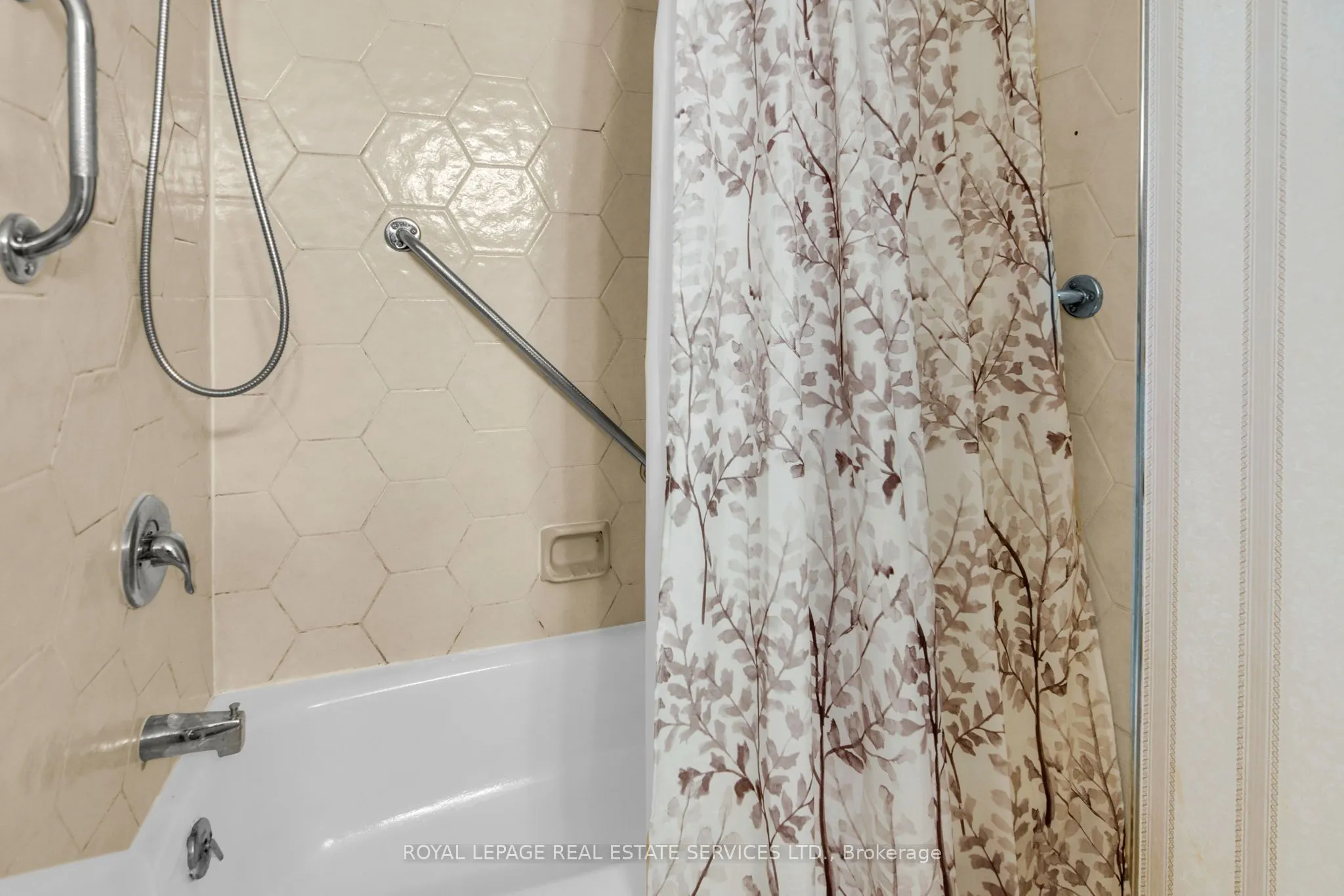 61 St Clair Avenue W, #205
