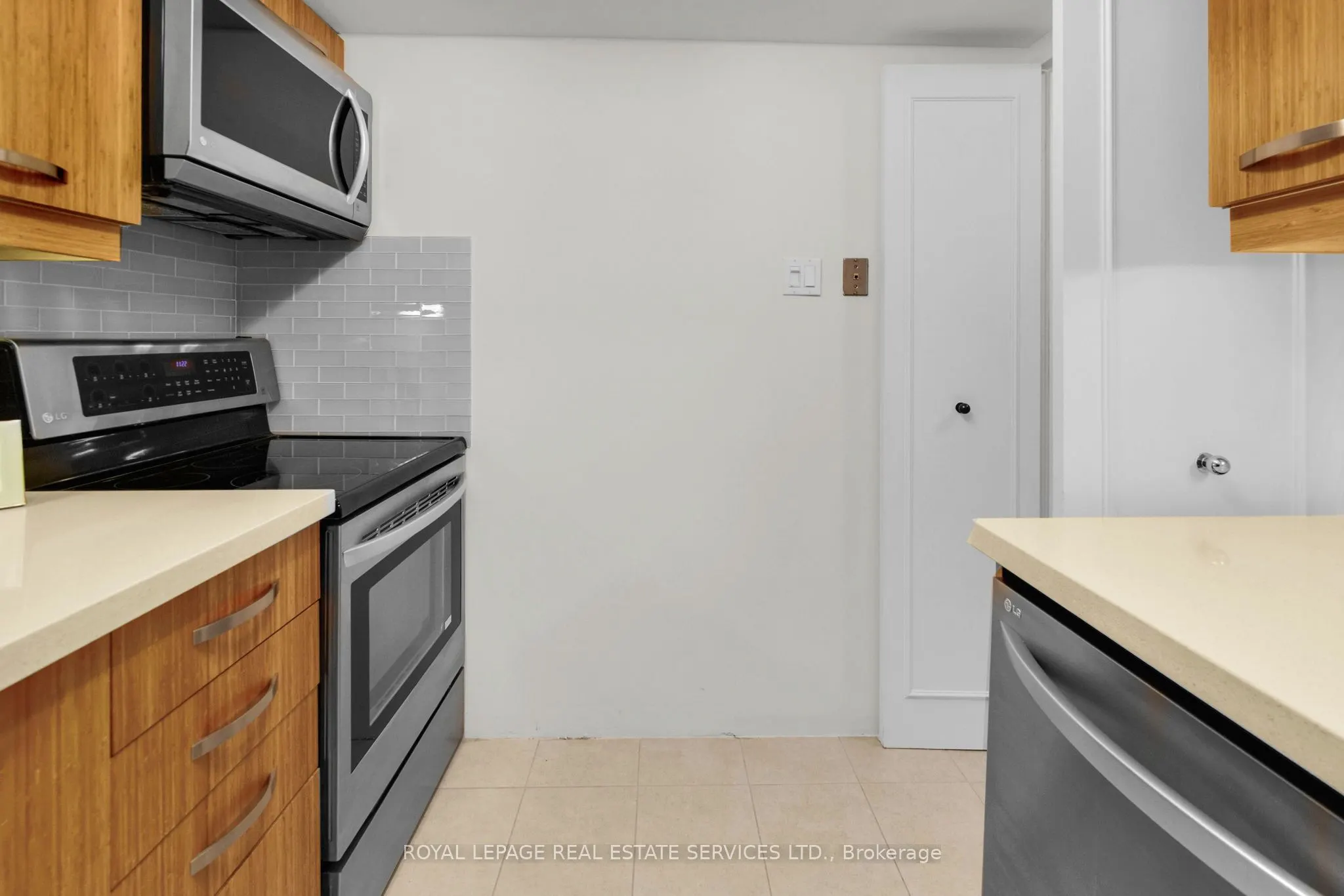 61 St Clair Avenue W, #205