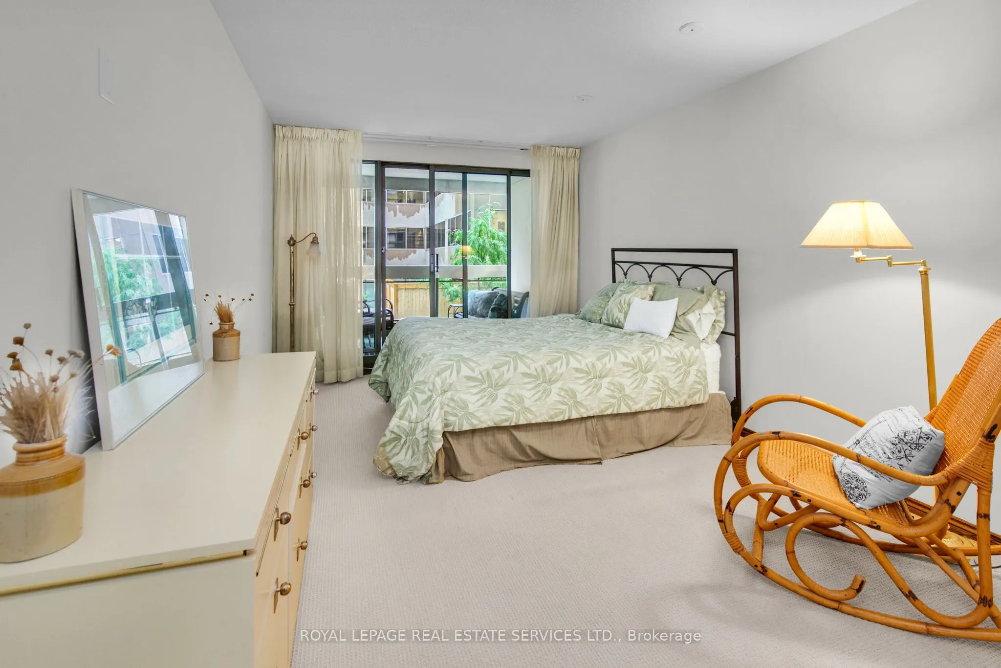 61 St Clair Avenue W, #205