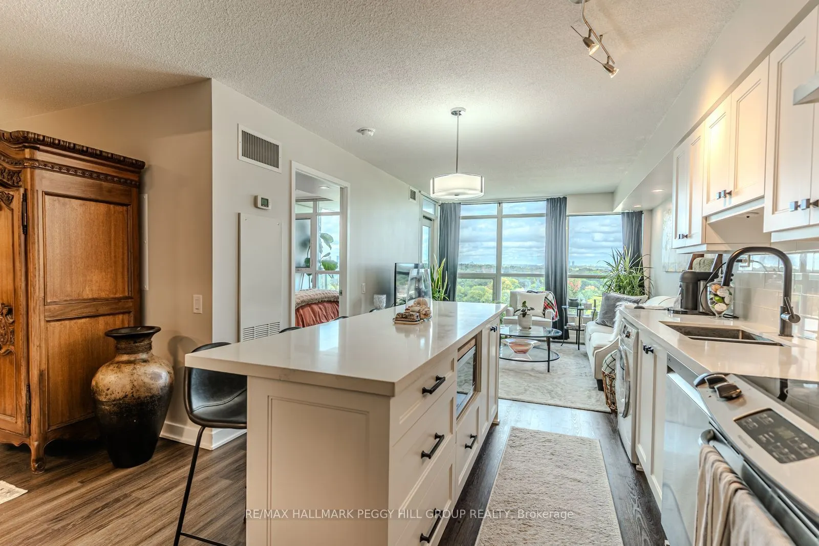 15 Singer Court, #1106