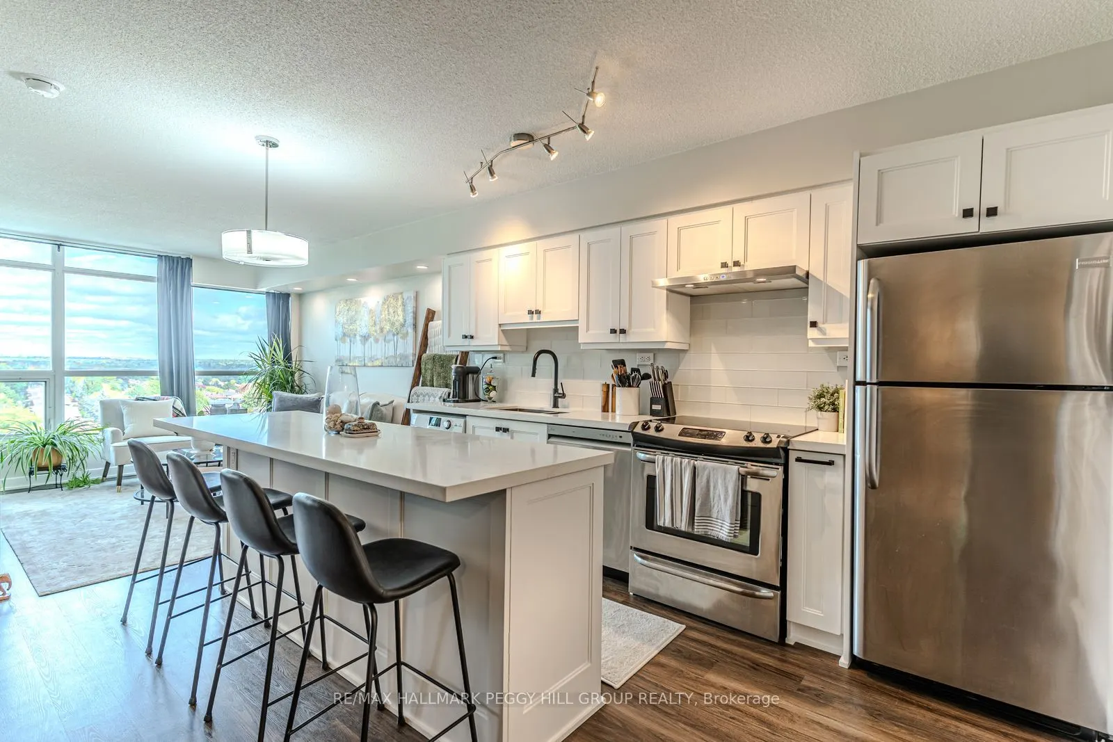 15 Singer Court, #1106