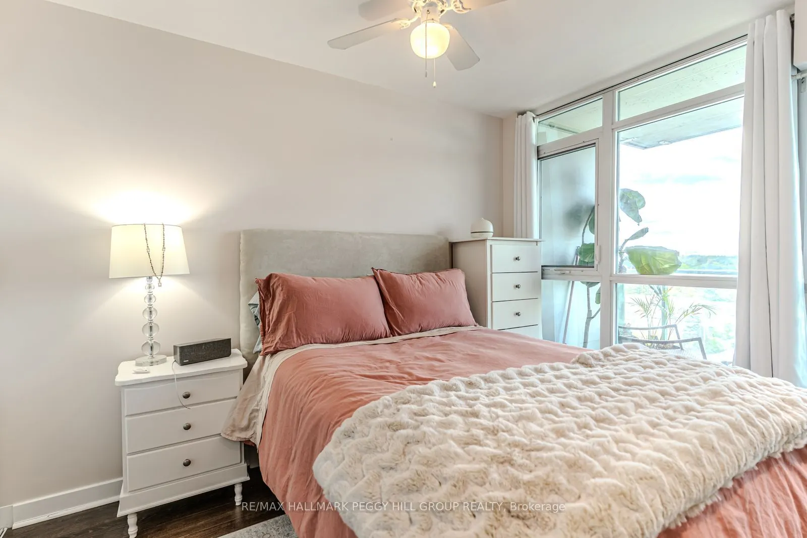 15 Singer Court, #1106