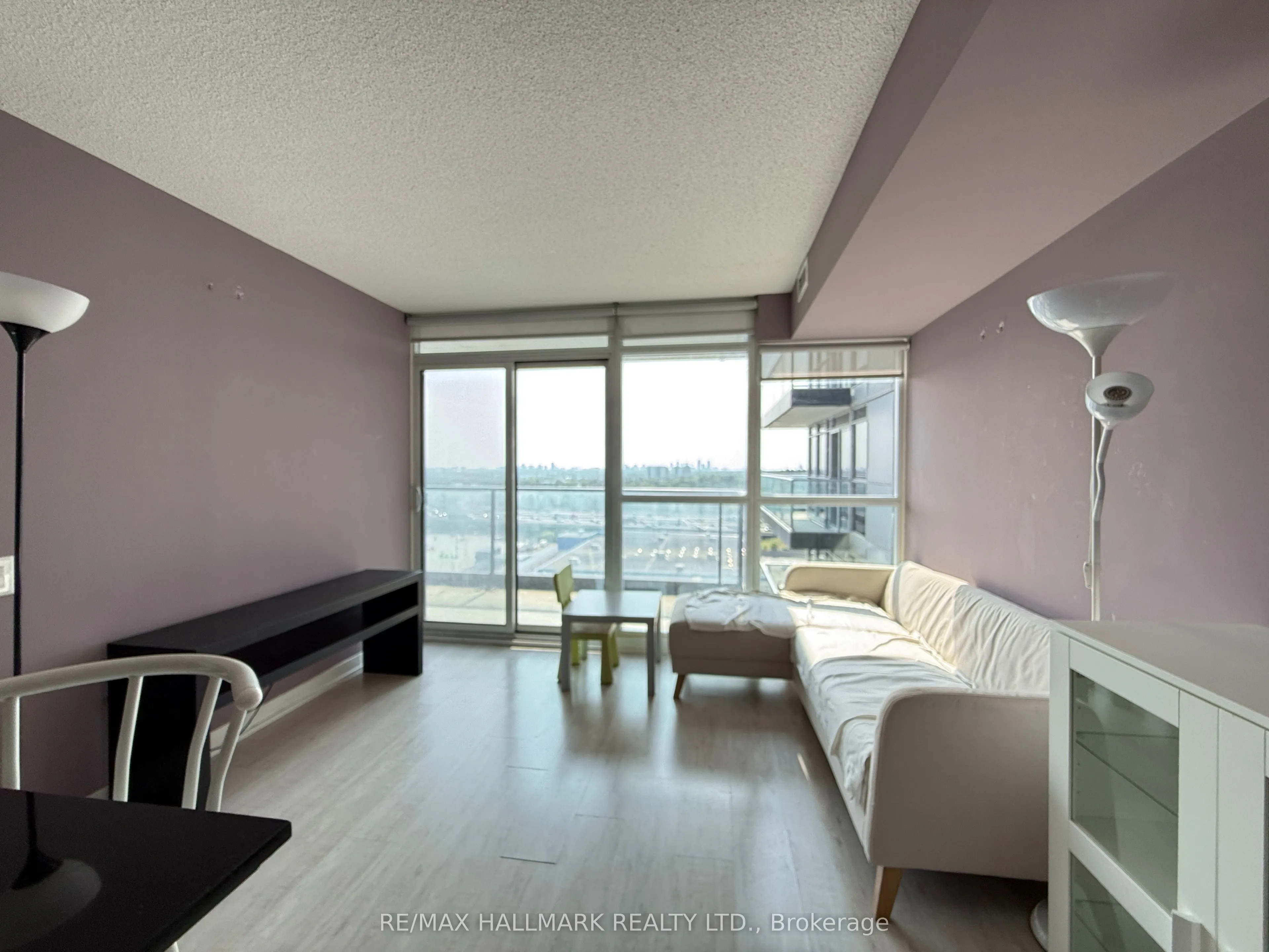19 Singer Court, #1725