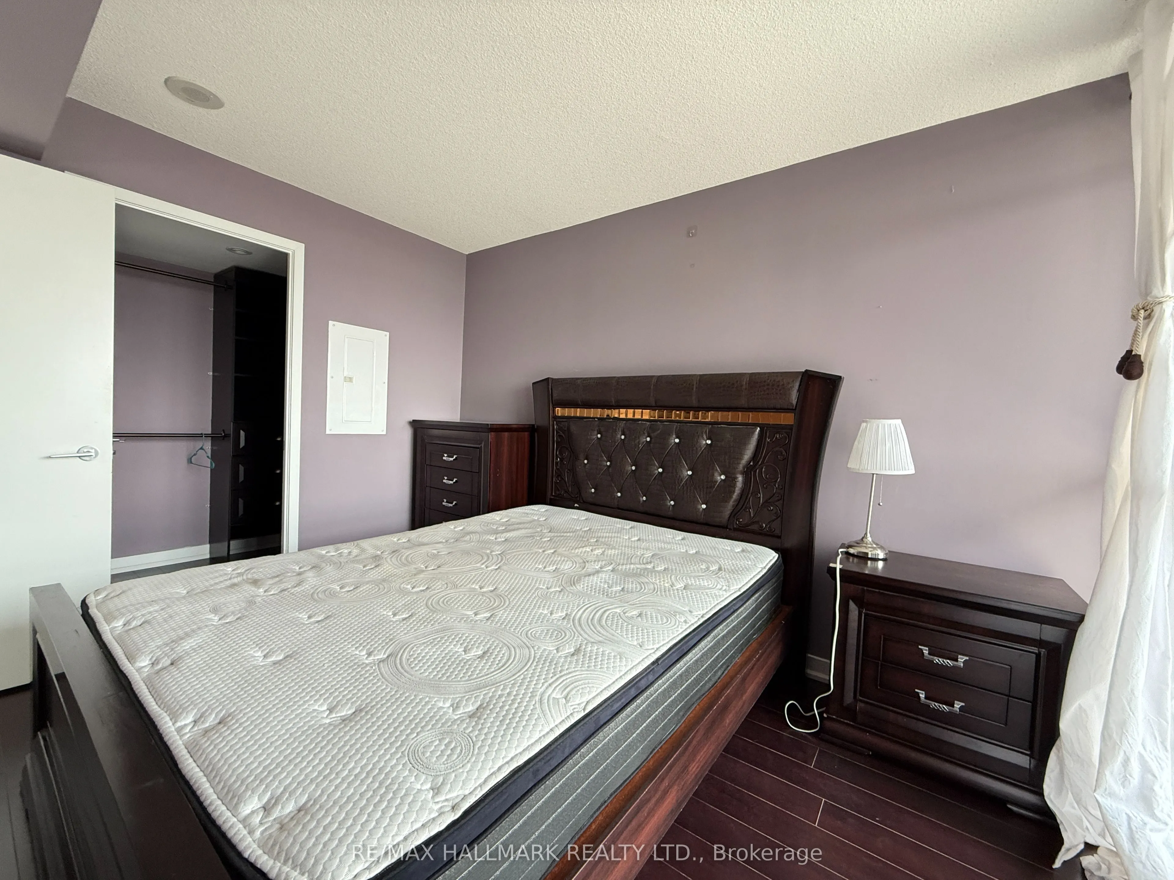 19 Singer Court, #1725