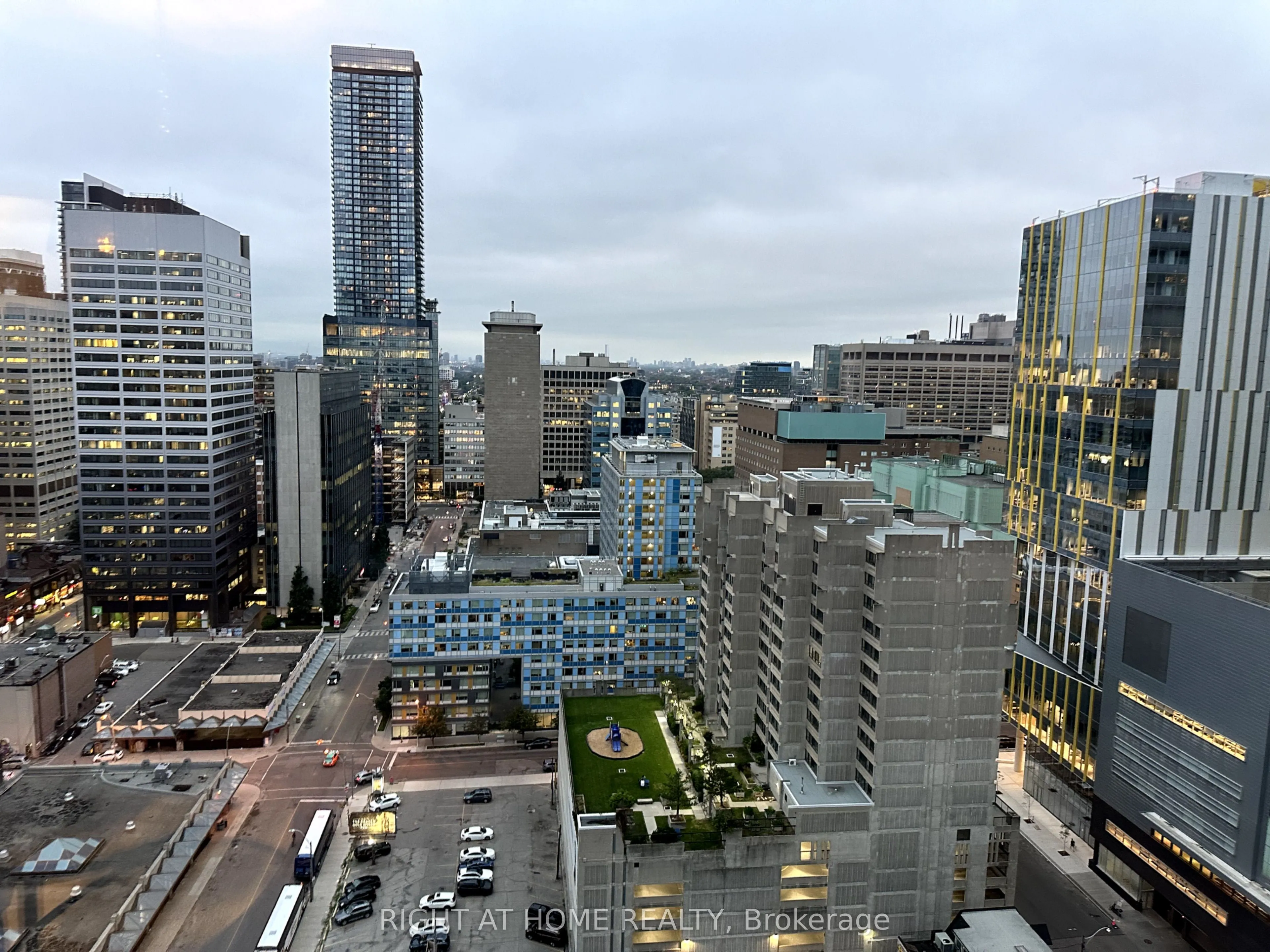 633 Bay Street, #PH15