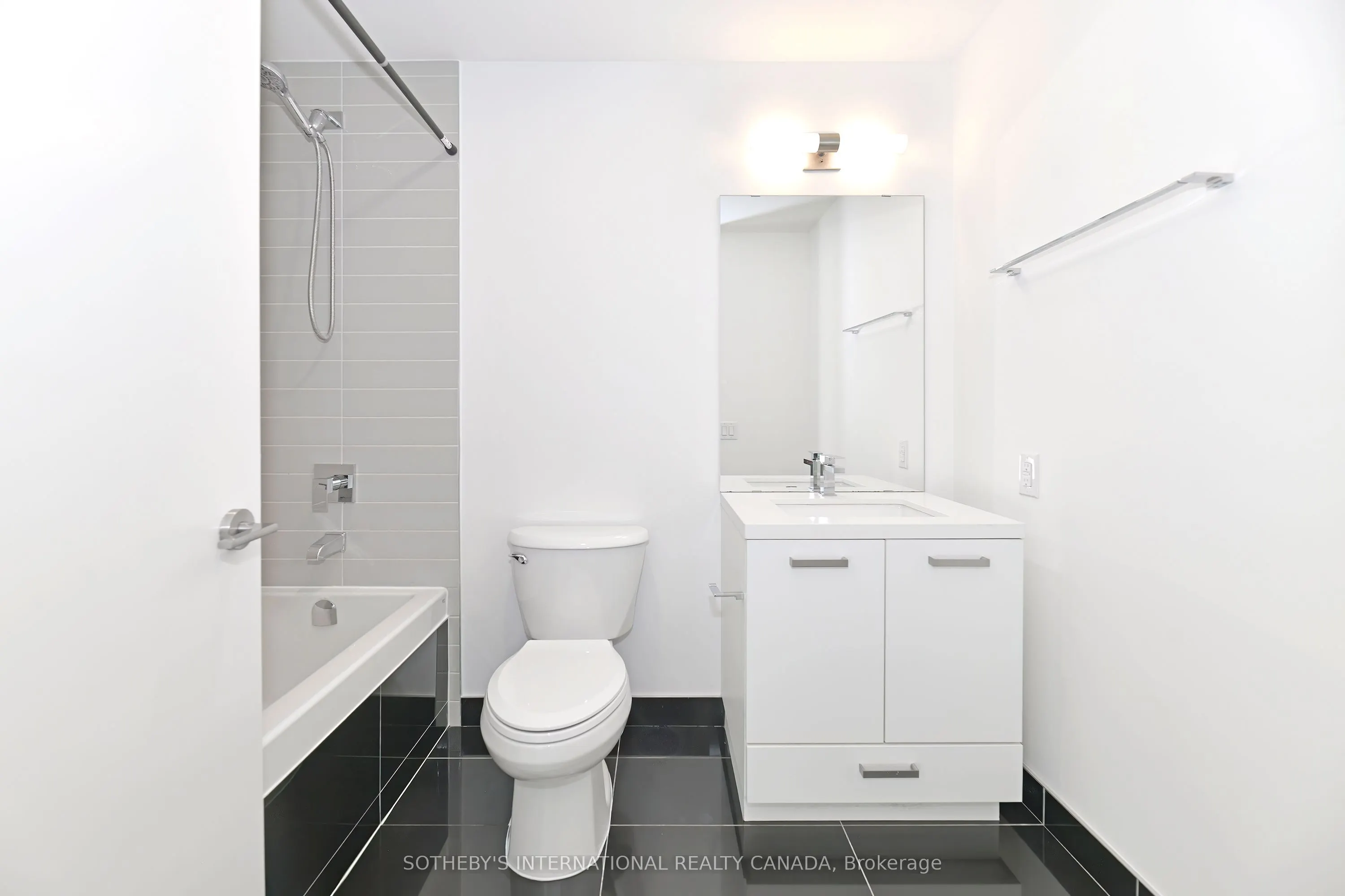 39 Brant Street, #413