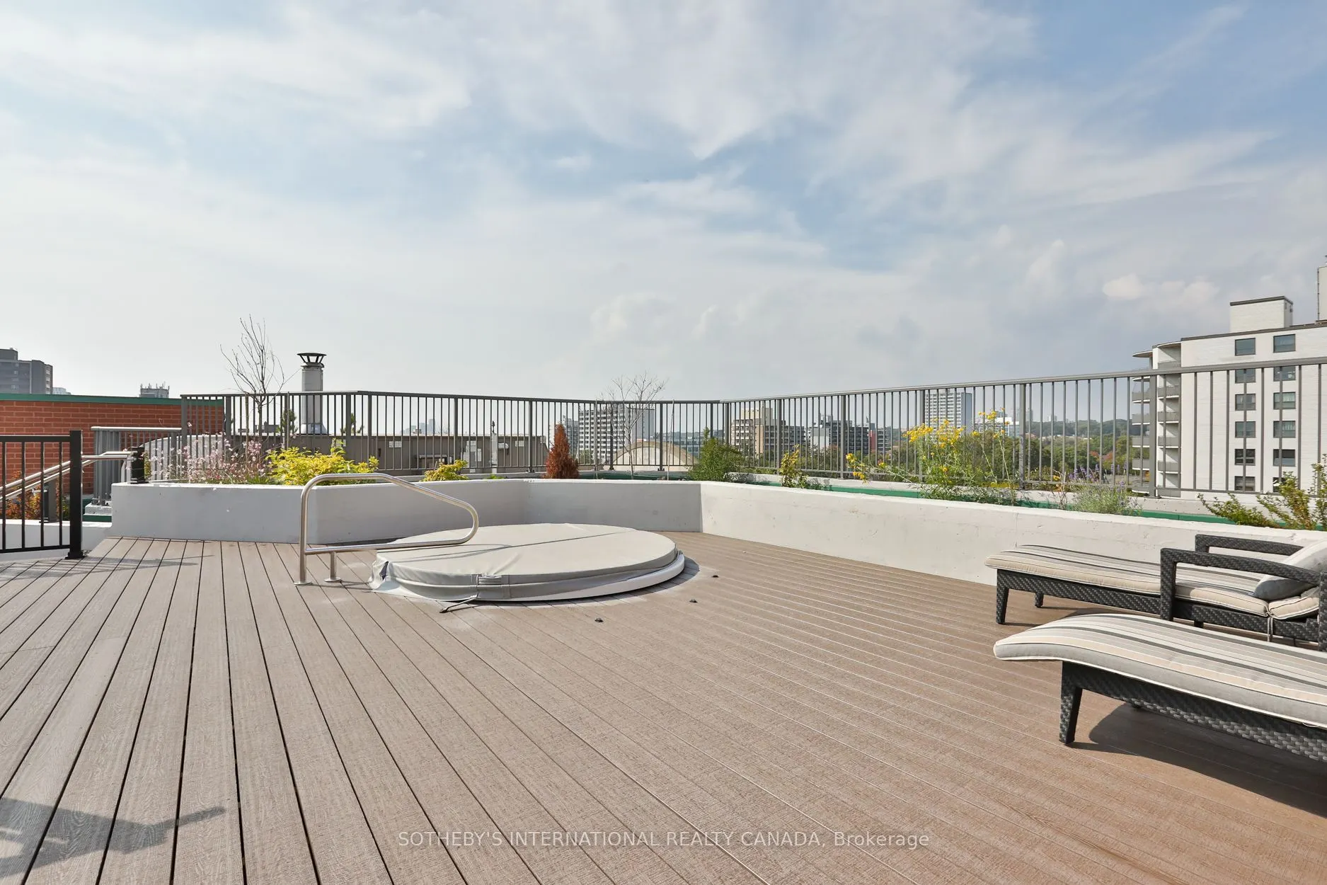 95 Prince Arthur Drive, #723