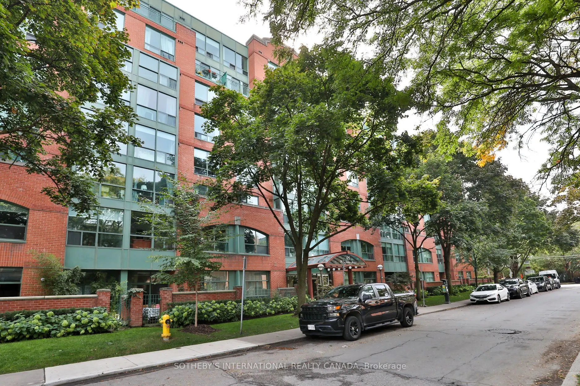 95 Prince Arthur Drive, #723